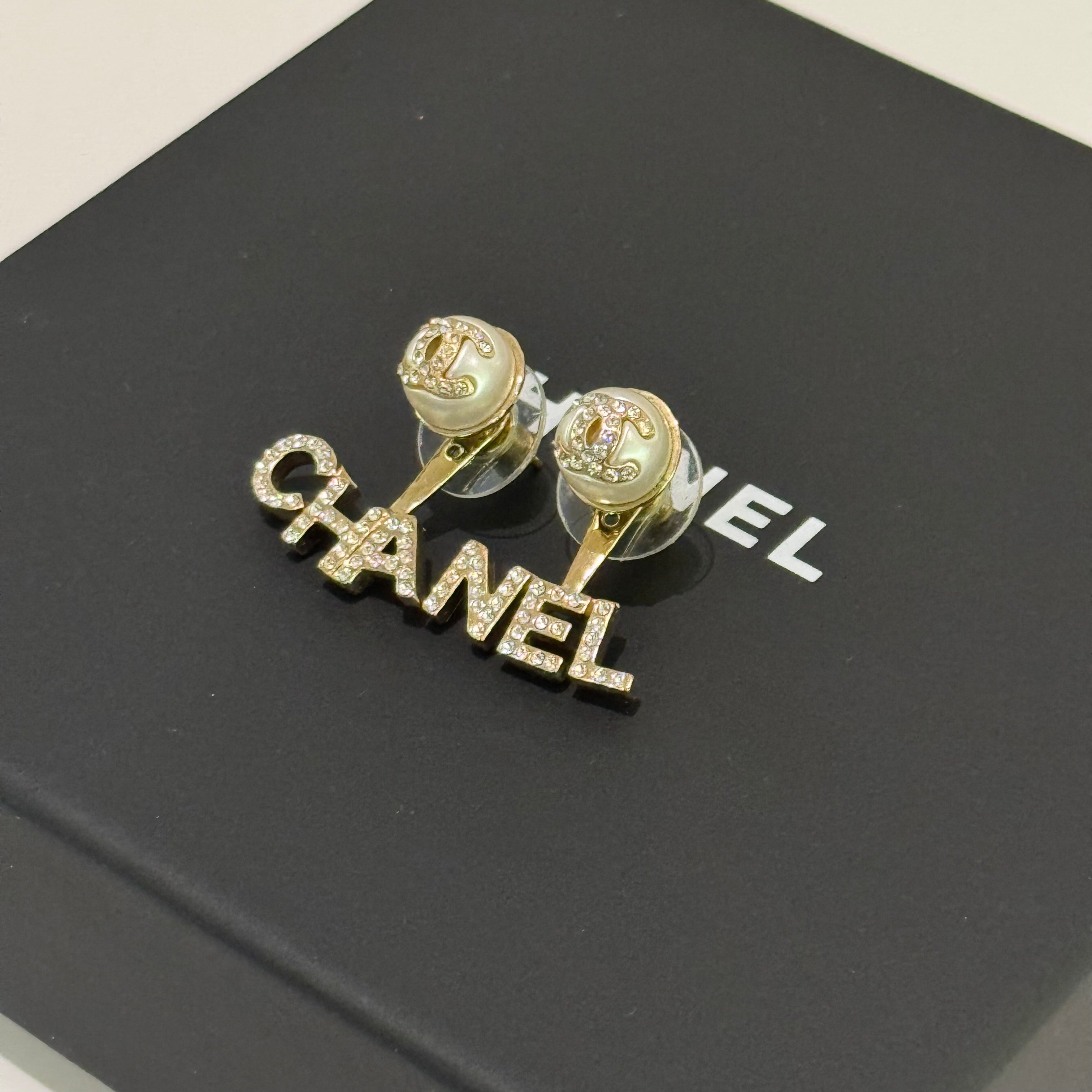 CHANEL DETACHABLE LOGO PEARL CRYSTAL EARRINGS