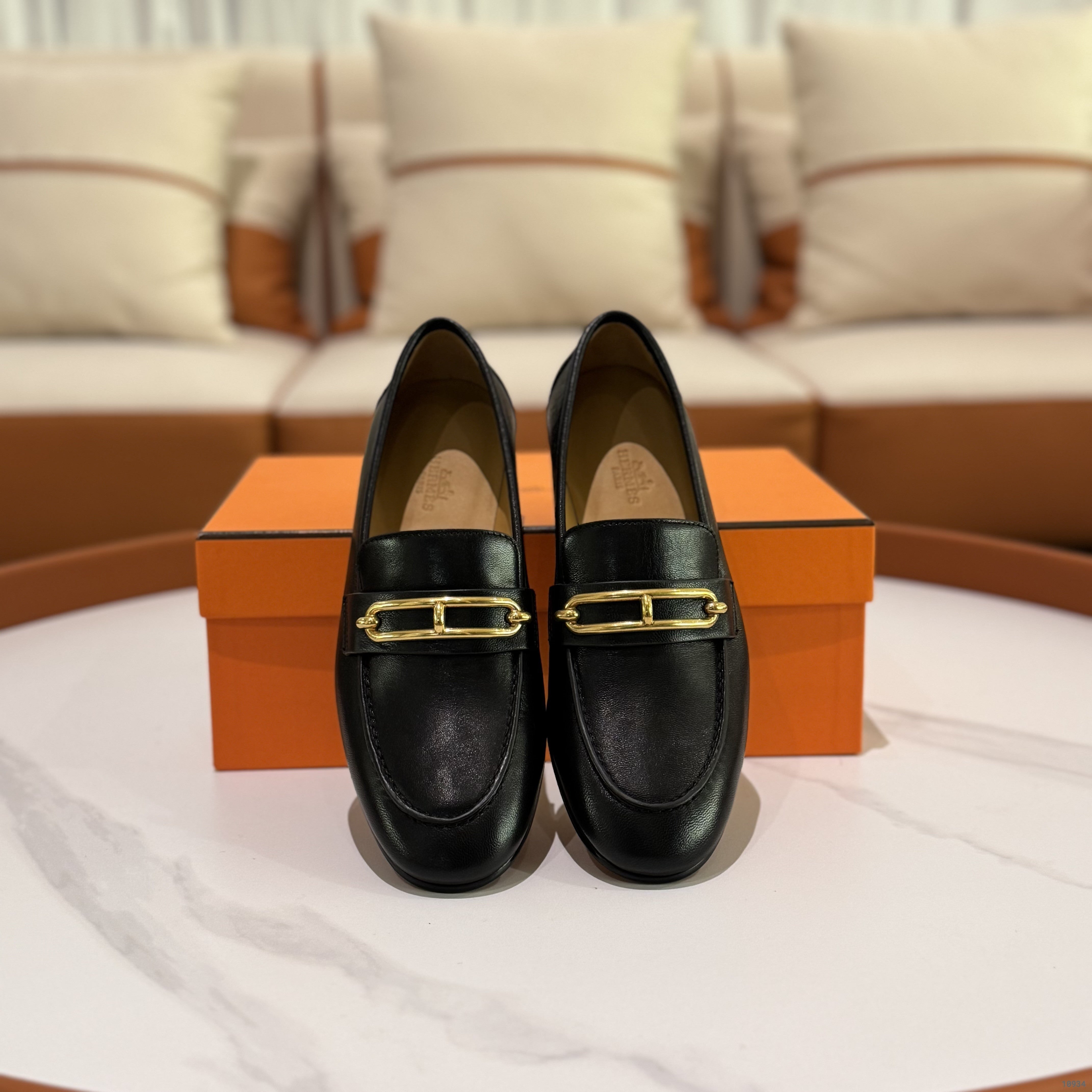 HERMÈS LOAFERS BLACK WITH “PIG NOSE” BUCKLE