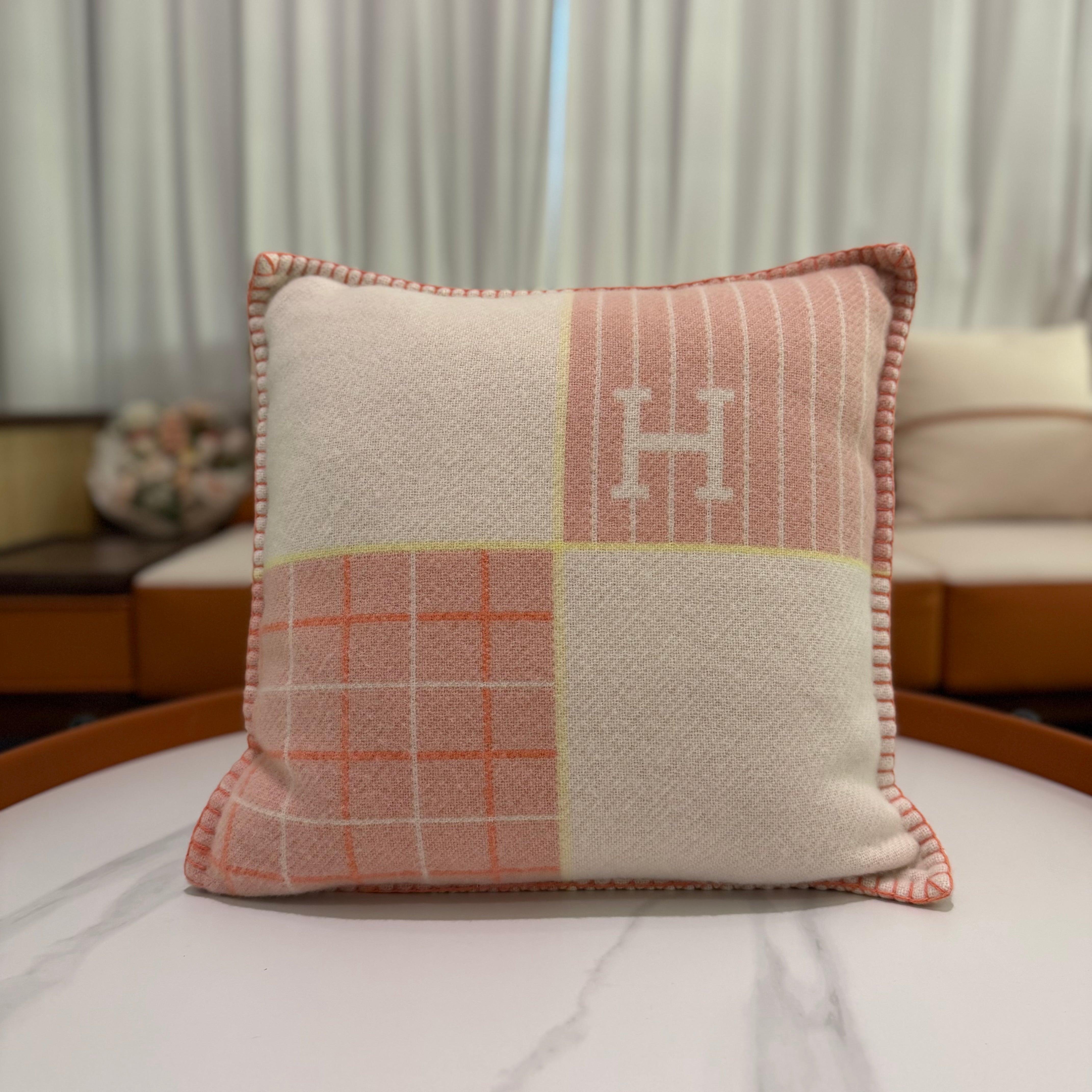 HERMÈS AVALON CABRIOLE PINK WOOL CUSHION