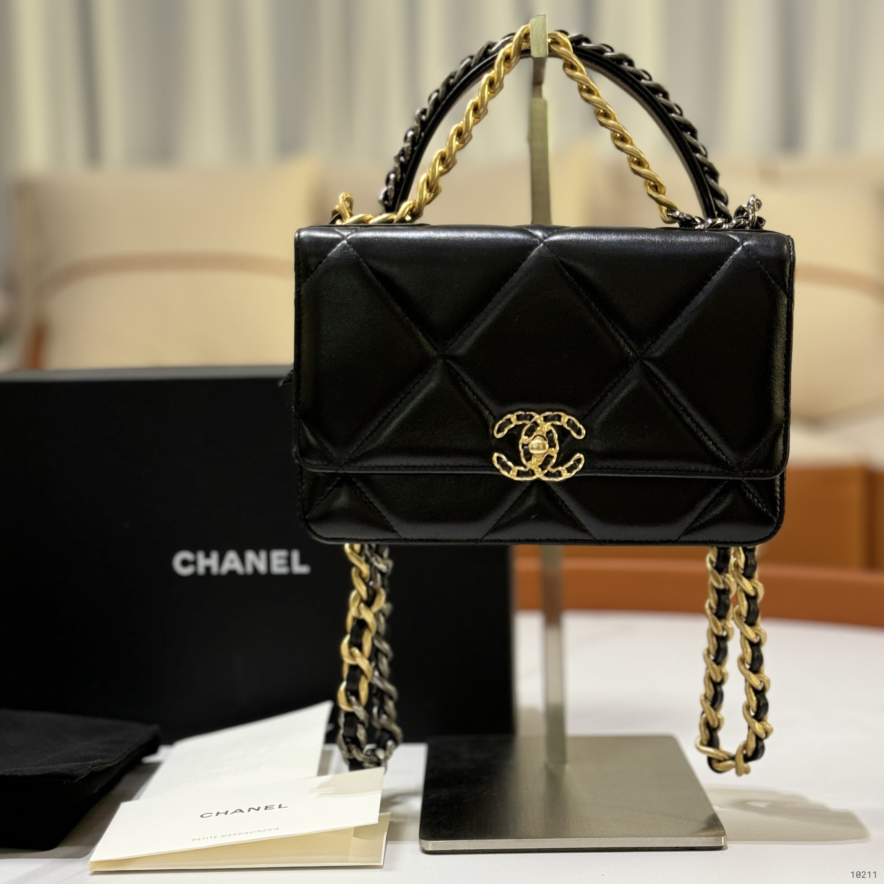 CHANEL 19 BAG WOC | COLLINS RAIN