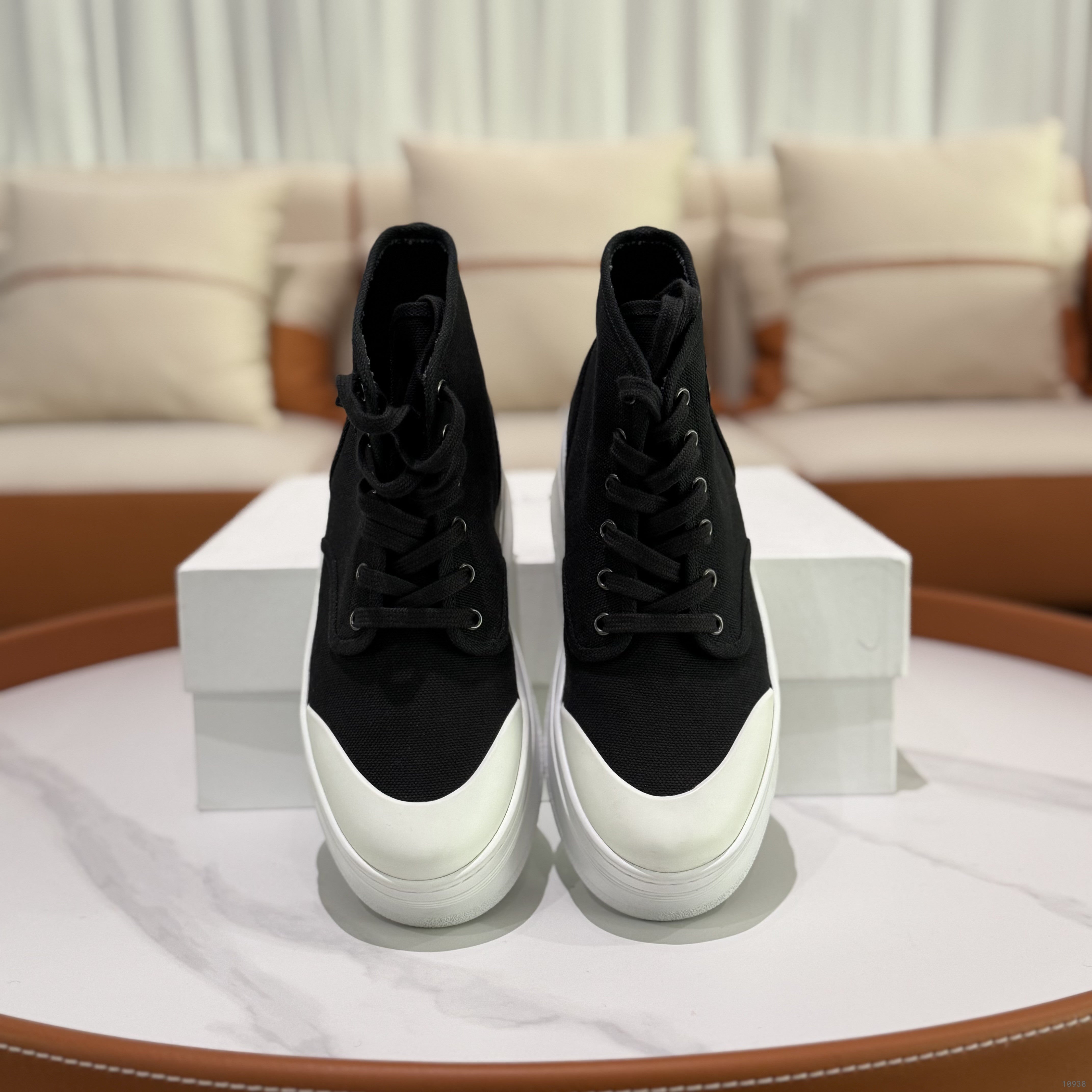 CELINE TRIOMPHE PLATFORM CANVAS SNEAKERS – BRAND NEW