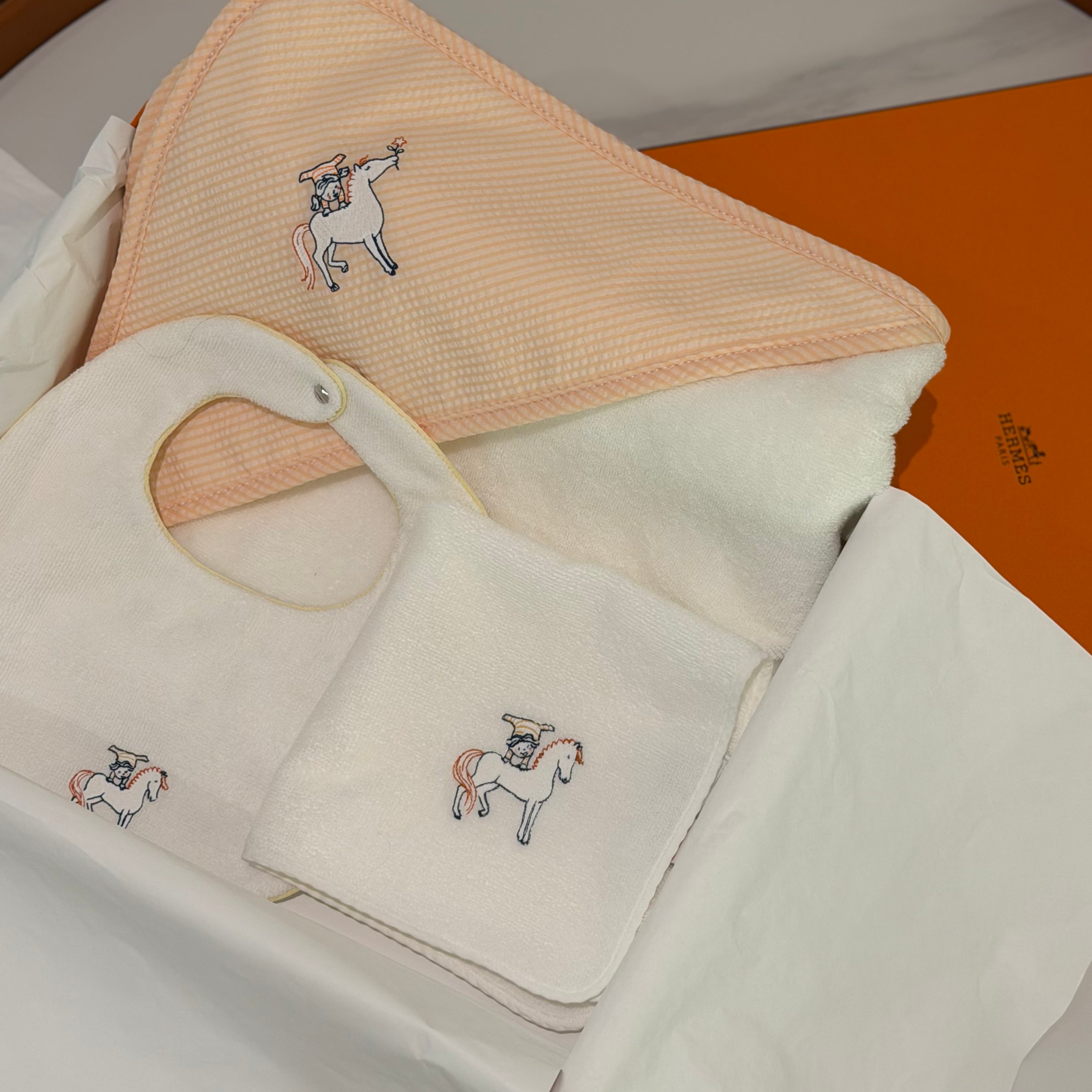 HERMÈS BABY GIFT SET (BIB, TOWEL, BATH TOWEL)