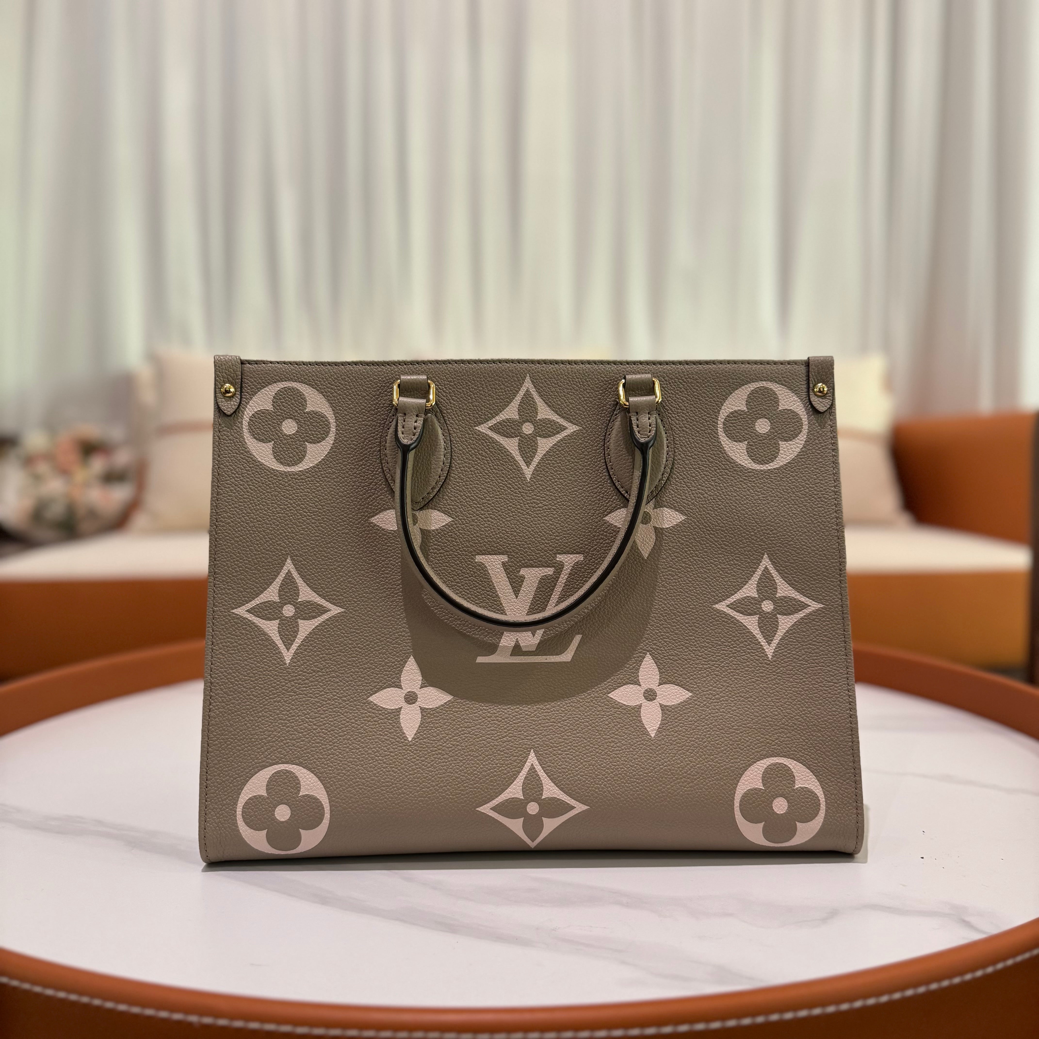 LOUIS VUITTON ON THE GO TOTE BAG MEDIUM ELEPHANT GREY