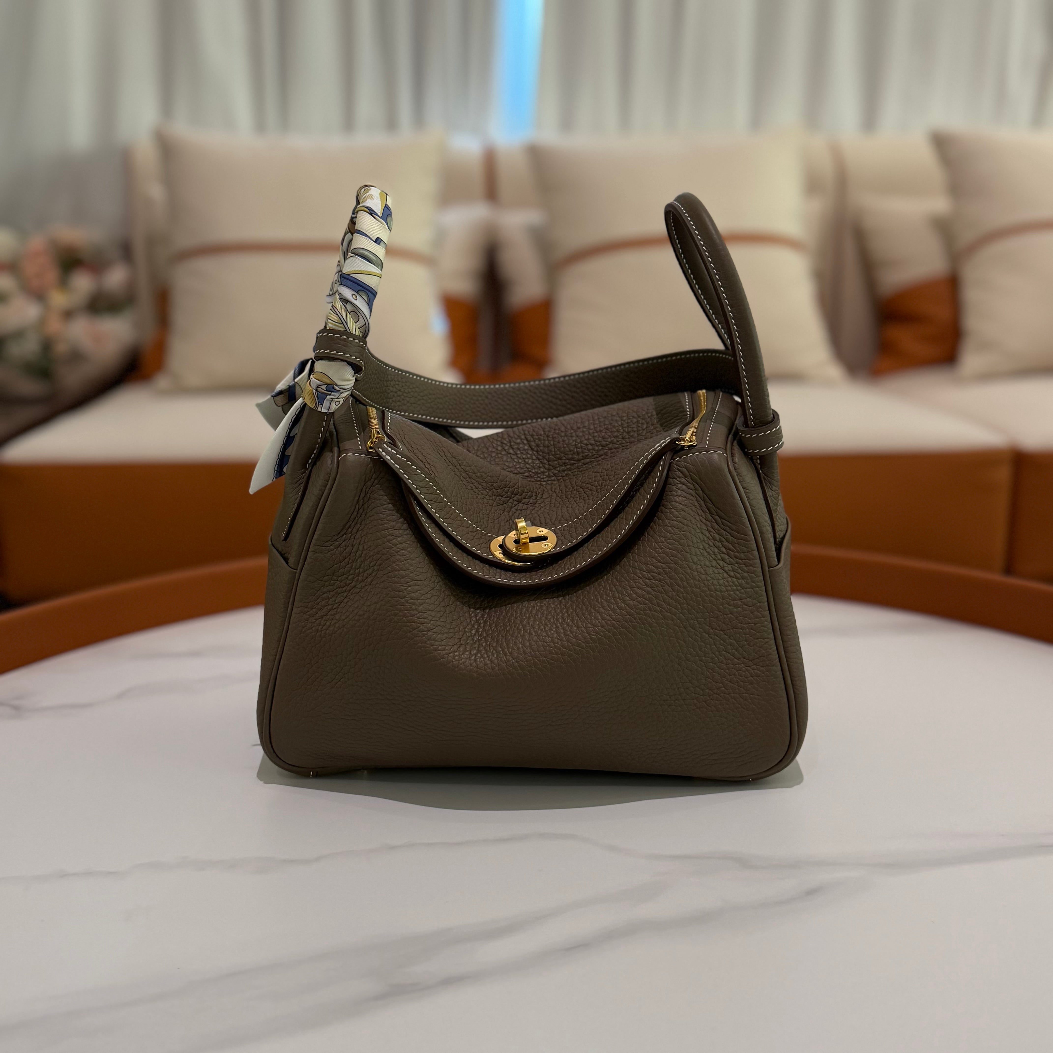 Hermes Lindy 26 Etoupe with Gold Hardware TC Leather (B Stamp)