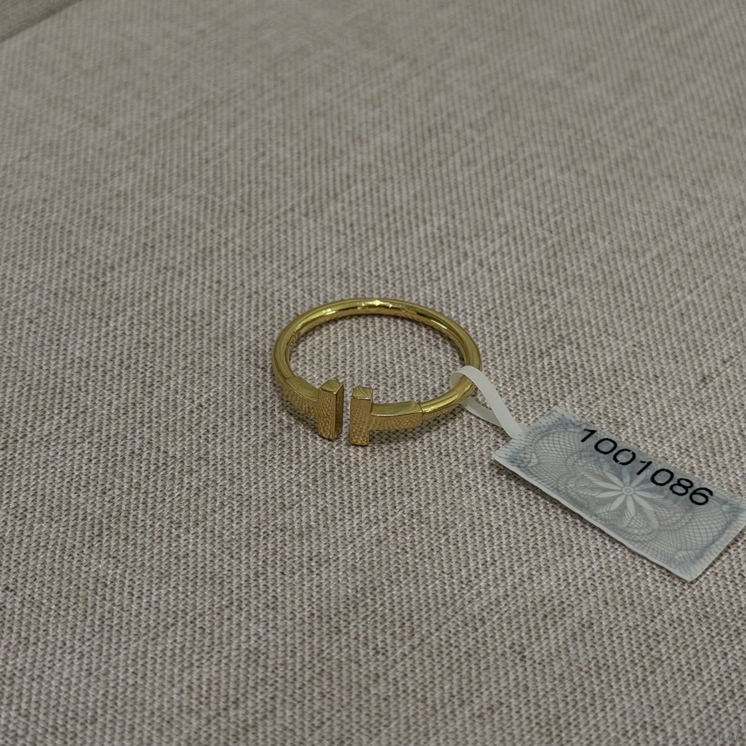 Tiffany T Ring 18K Gold (No Diamonds)