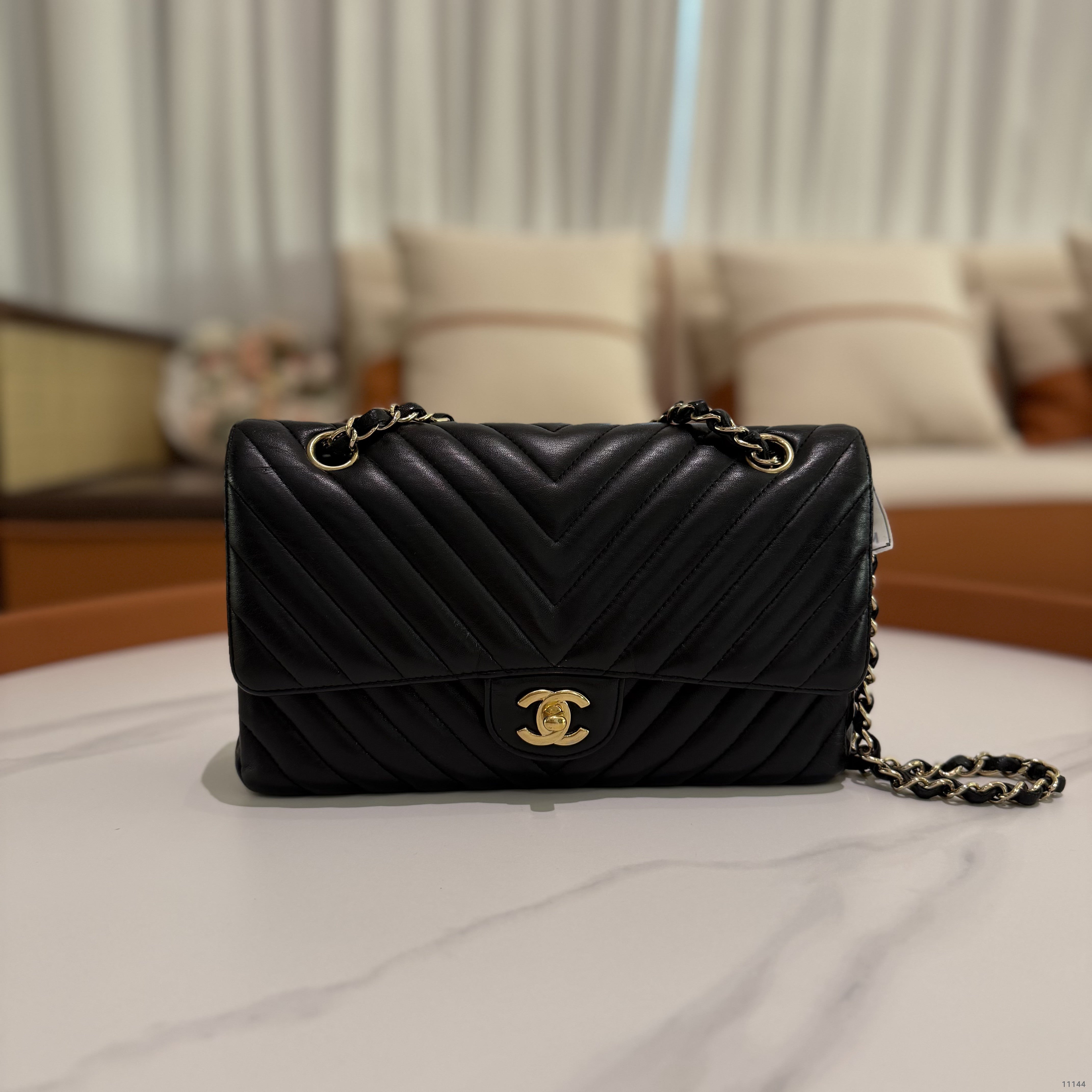 CHANEL CLASSIC FLAP MEDIUM V-QUILTED LAMBSKIN (LASER MODEL)