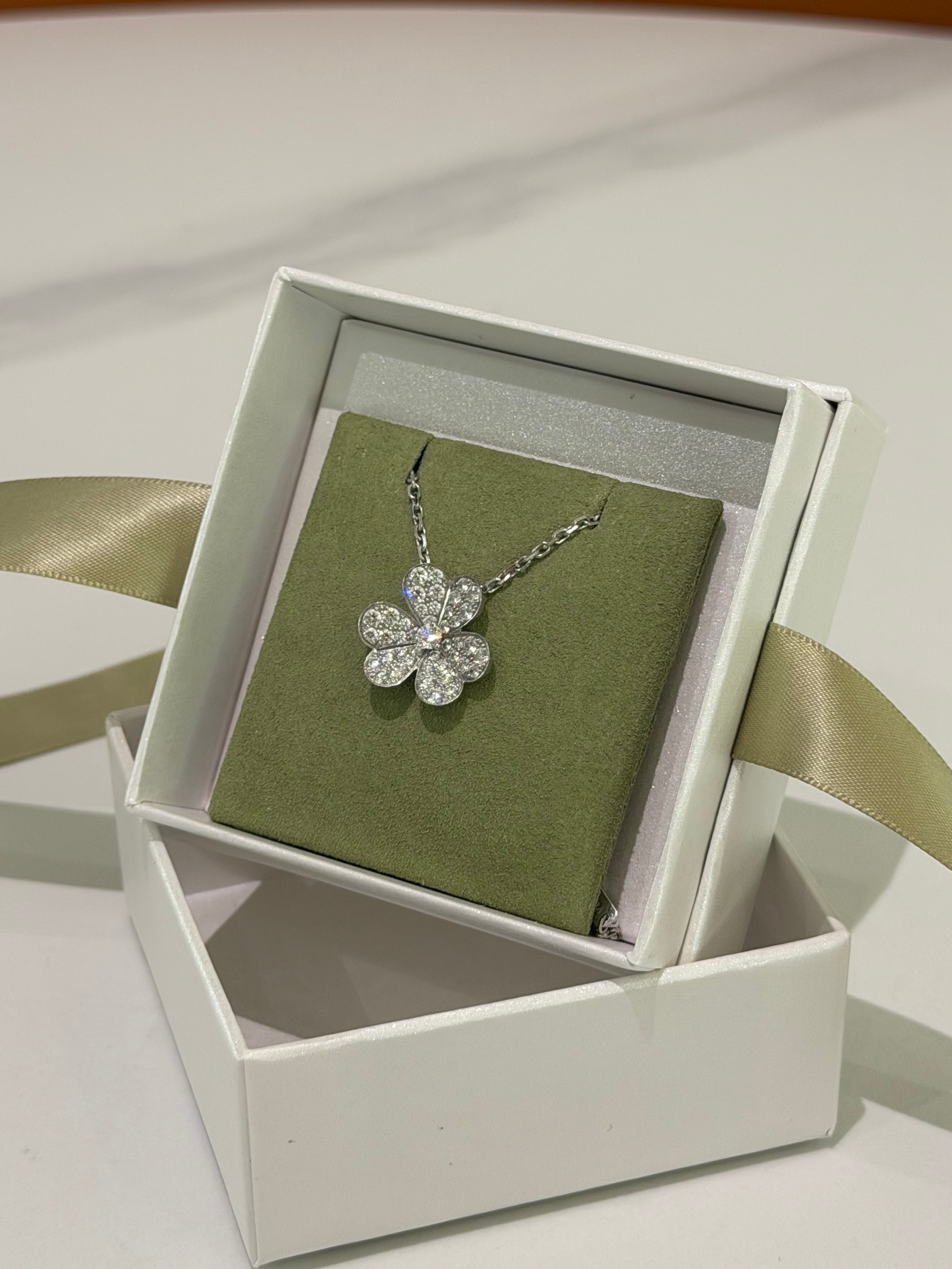 VAN CLEEF & ARPELS FRIVOLE SMALL WHITE GOLD FULL DIAMOND NECKLACE