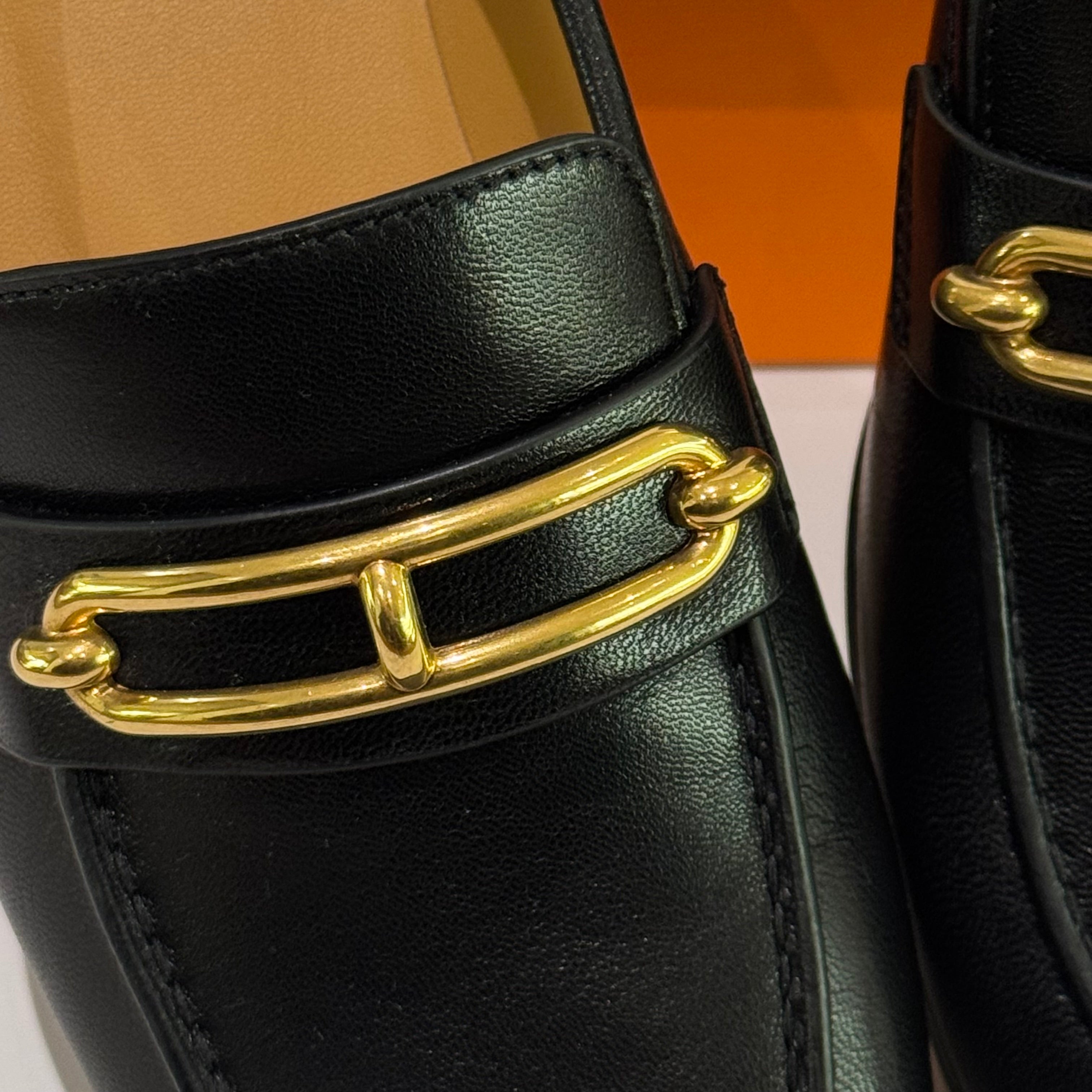HERMÈS LOAFERS BLACK WITH “PIG NOSE” BUCKLE