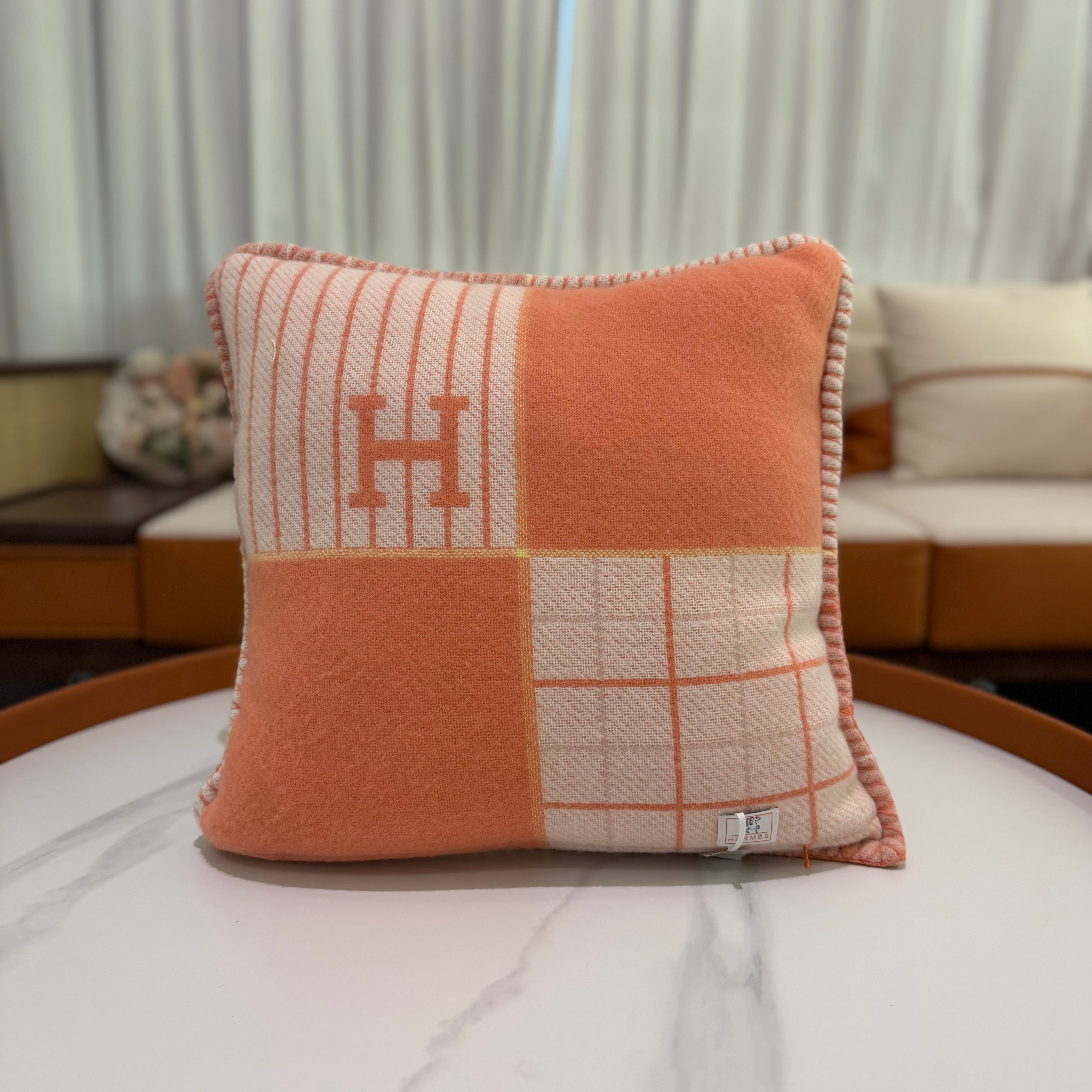 HERMÈS AVALON CABRIOLE PINK WOOL CUSHION