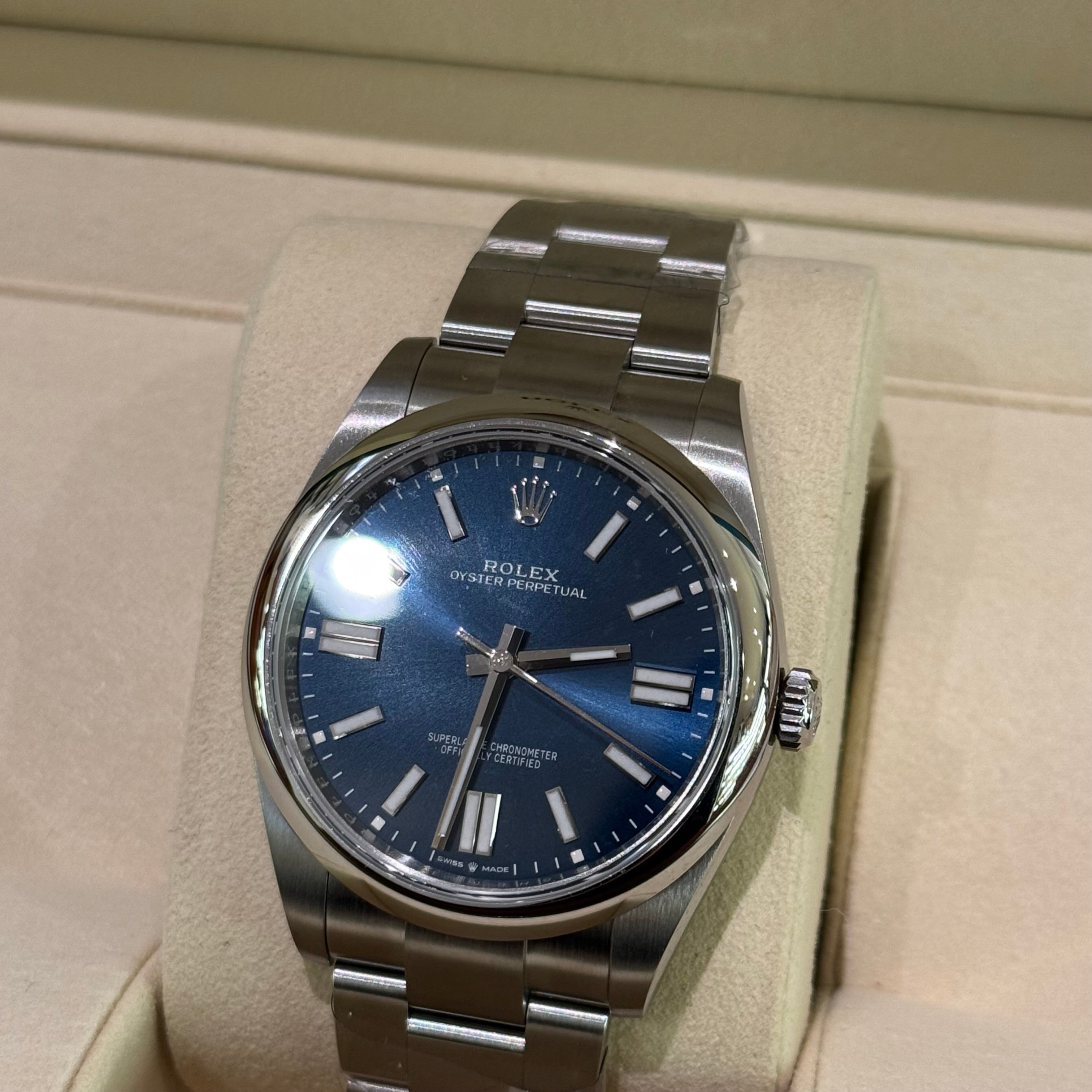 ROLEX OYSTER PERPETUAL 124300 BLUE DIAL