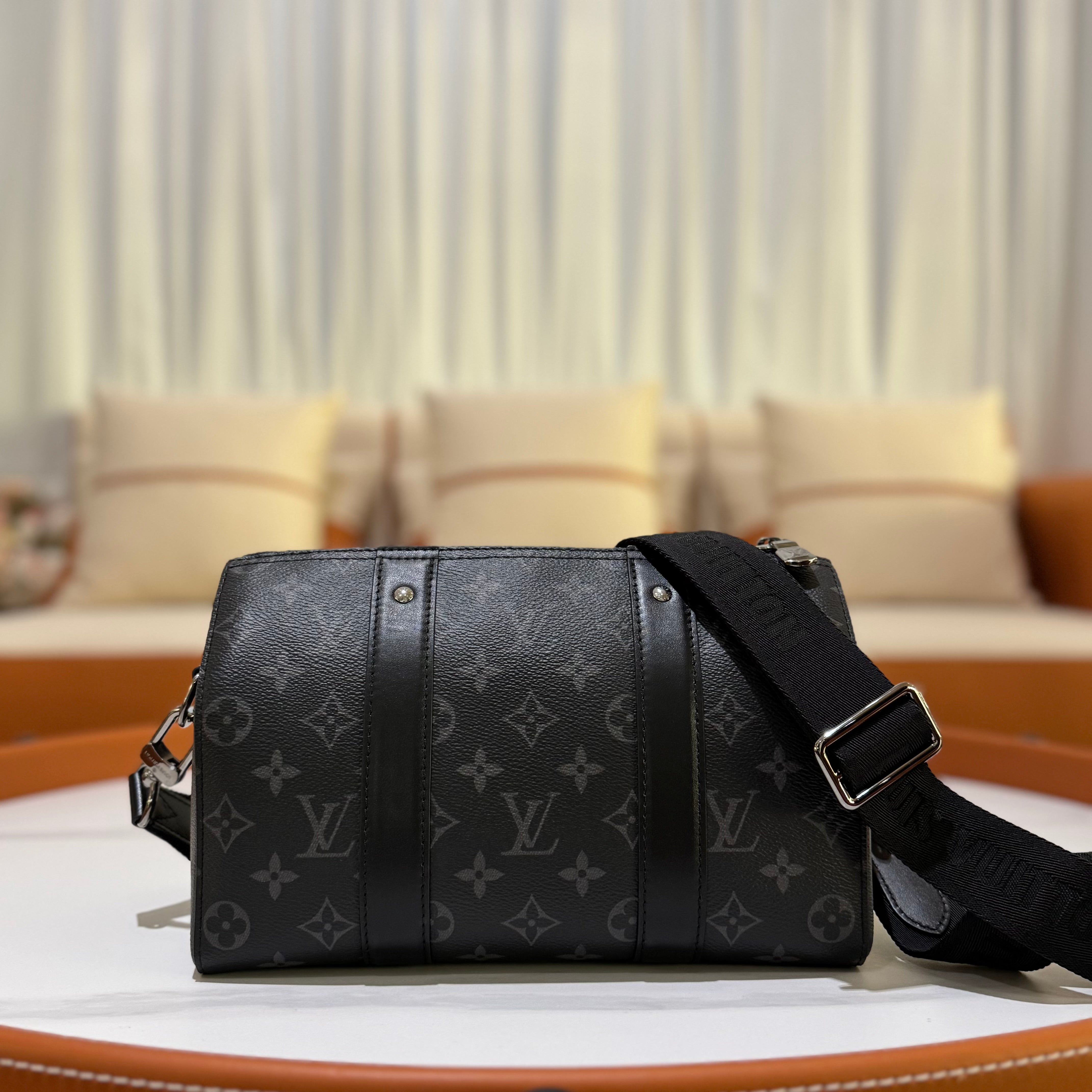 LOUIS VUITTON KEEPALL 27 CLASSIC MONOGRAM SHOULDER & CROSSBODY BAG