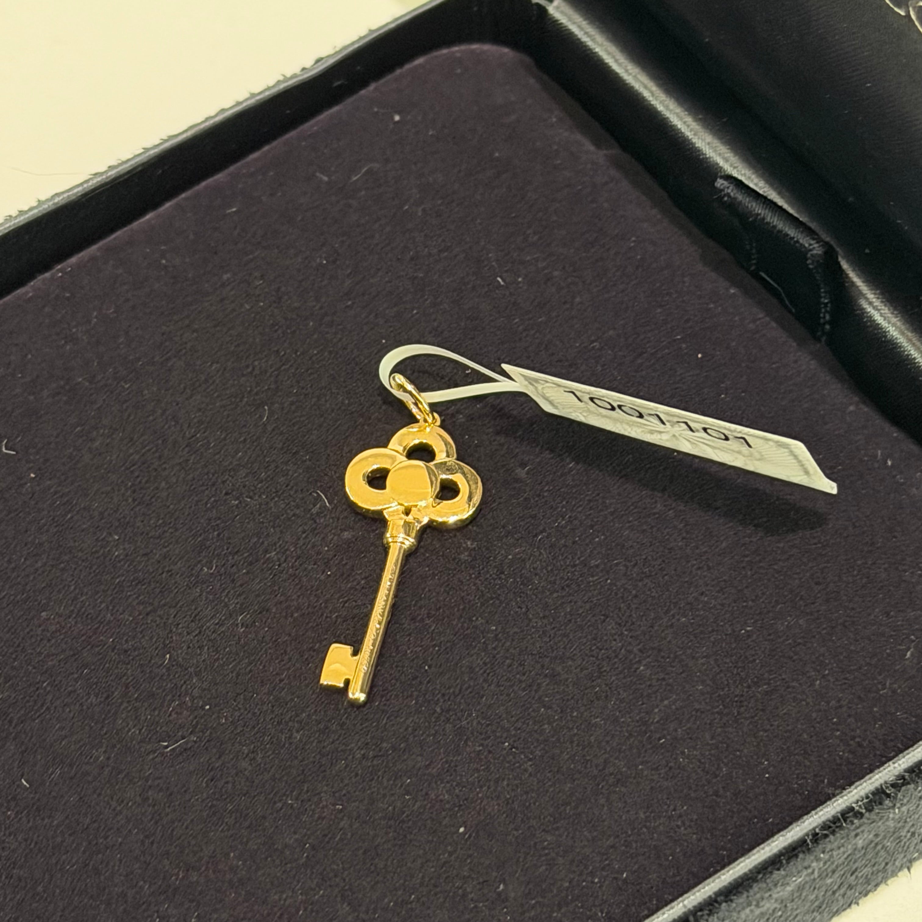 TIFFANY & CO. KEYS CROWN PENDANT SMALL MODEL 18K ROSE GOLD WITH DIAMONDS