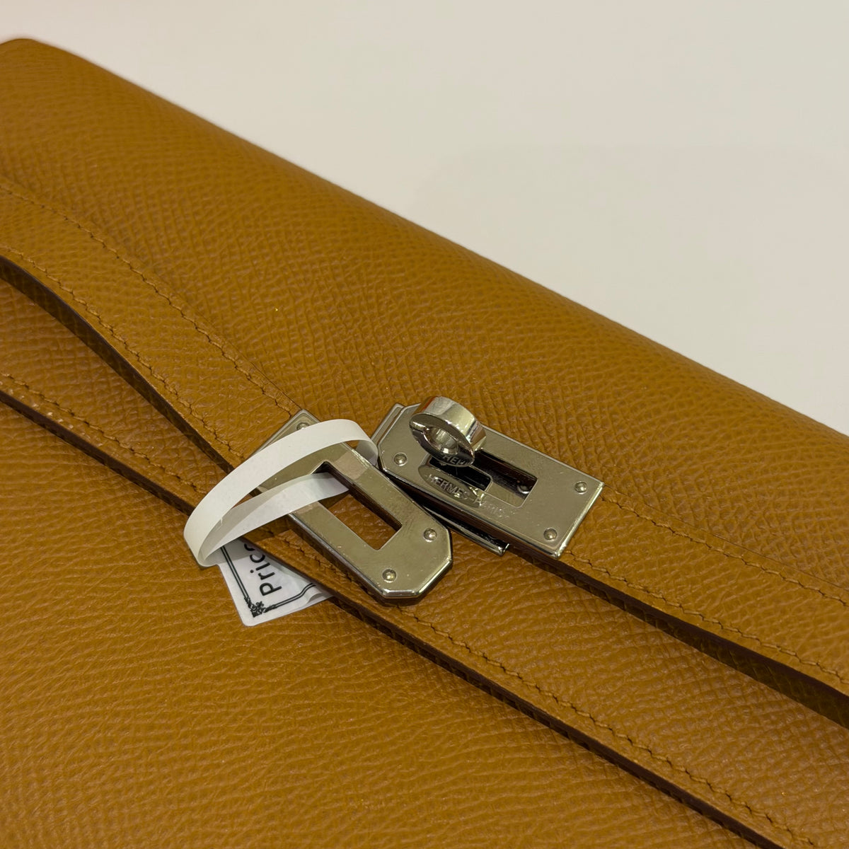 Hermès Kelly To Go Sesame with Palladium Hardware (Stamp Y) | HERMES