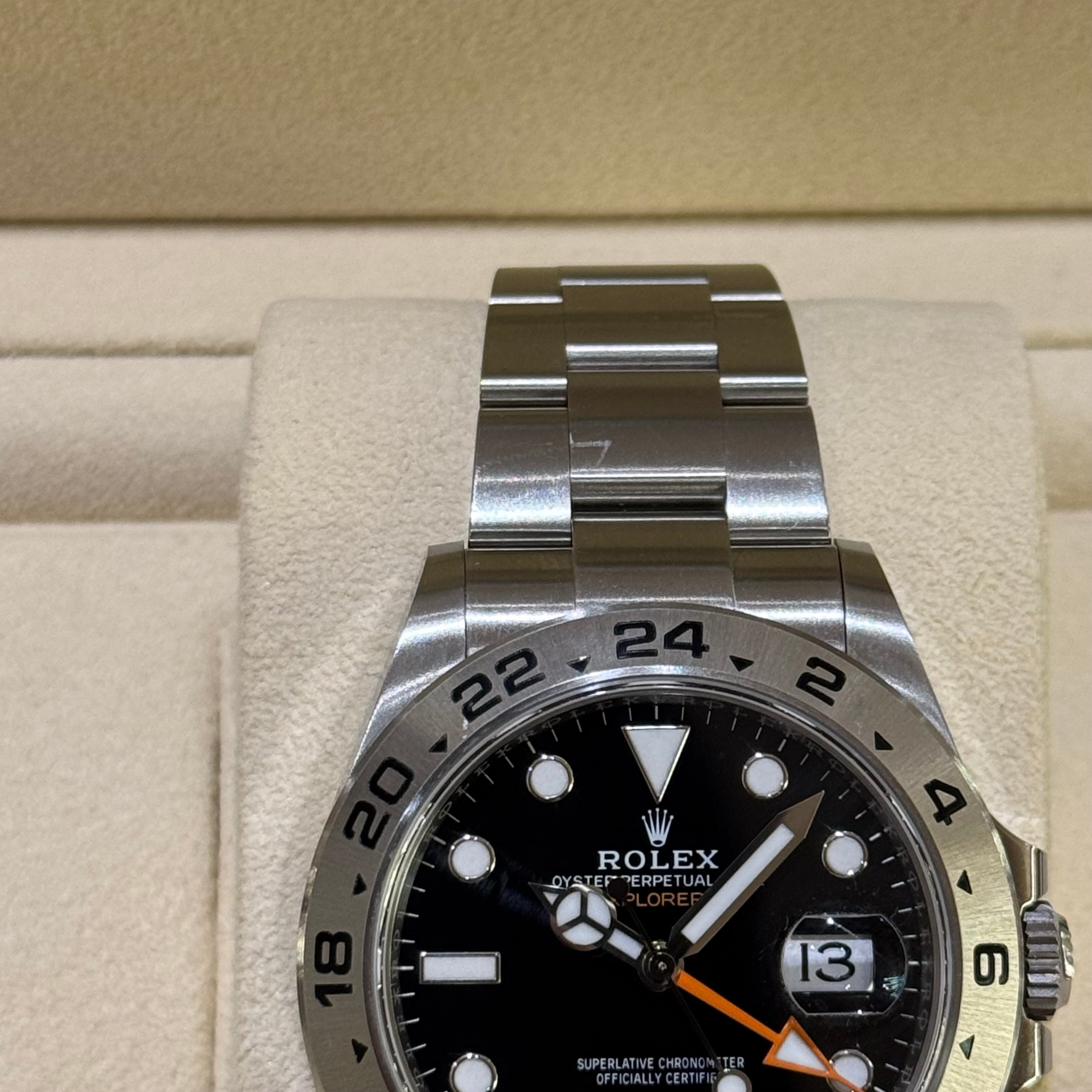 ROLEX OYSTER PERPETUAL DATE 226570-002 EXPLORER II AUTOMATIC OYSTERSTEEL
