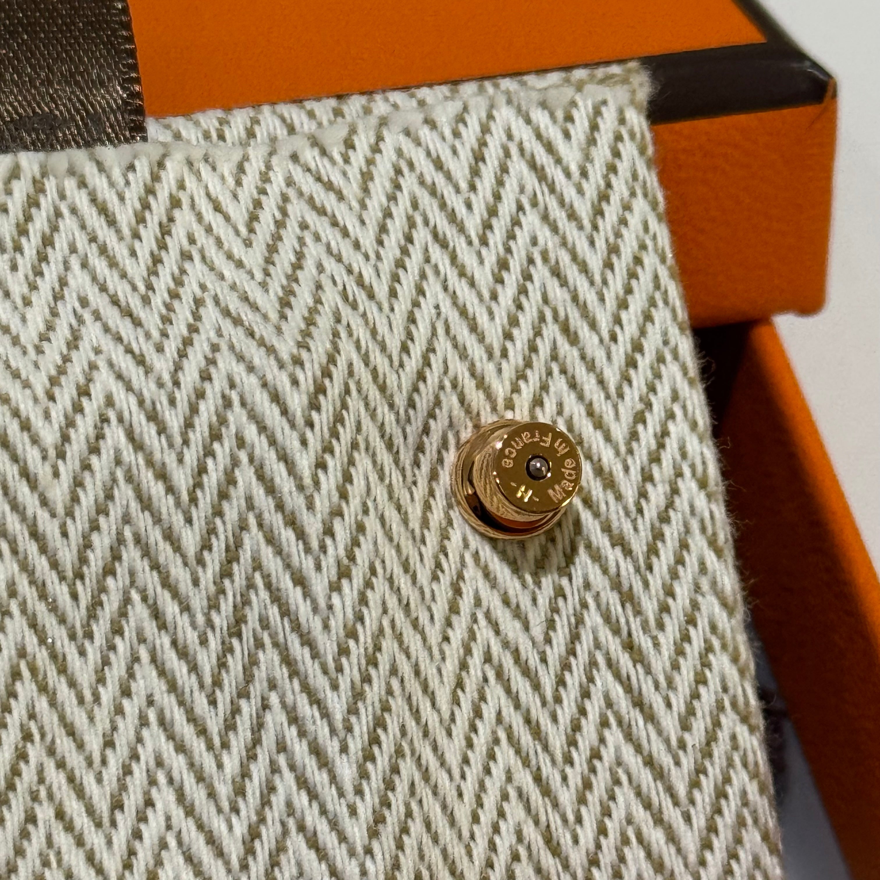 HERMES MINI POP H WHITE MINI EARRINGS