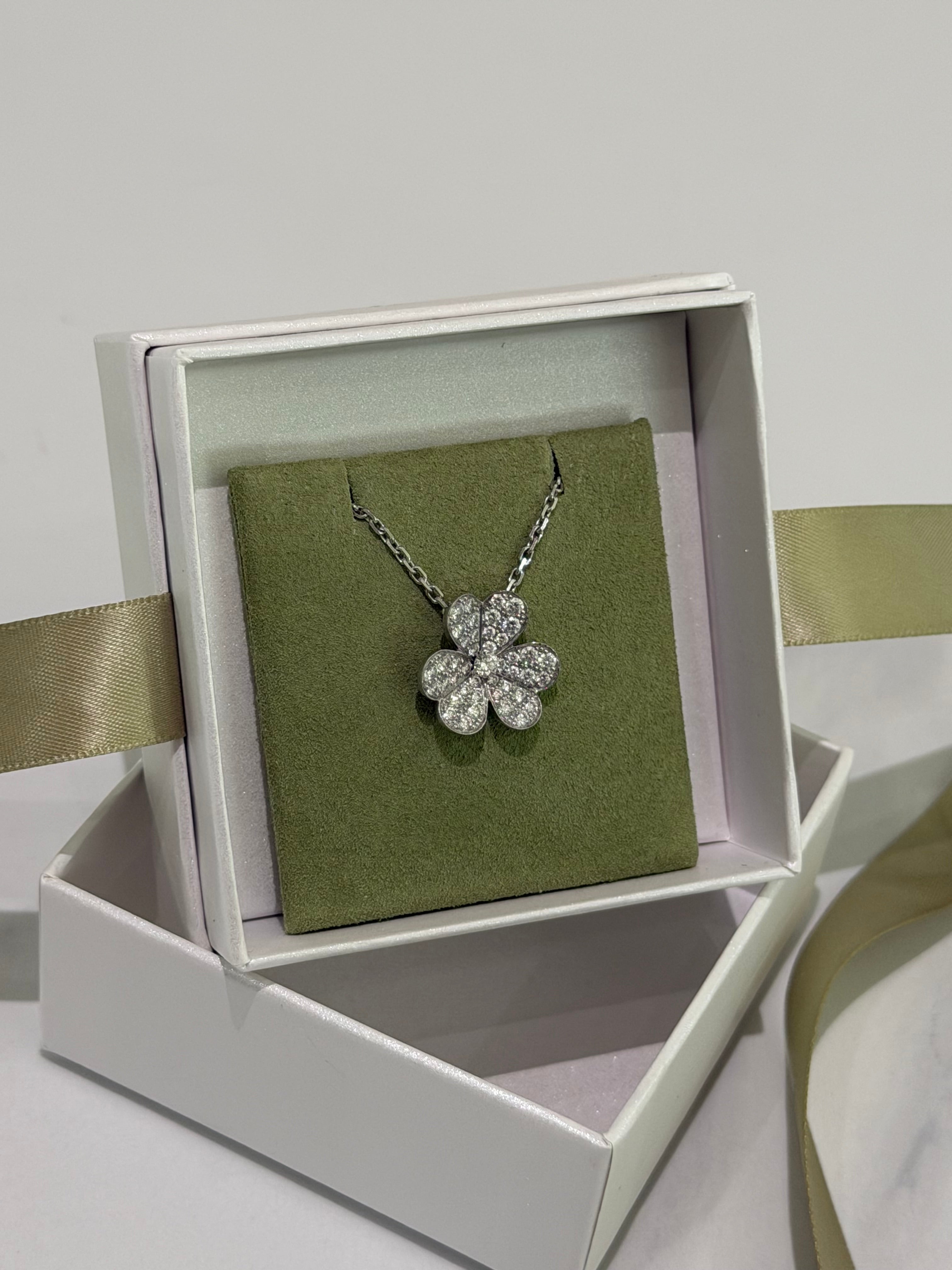 VAN CLEEF & ARPELS FRIVOLE SMALL WHITE GOLD FULL DIAMOND NECKLACE