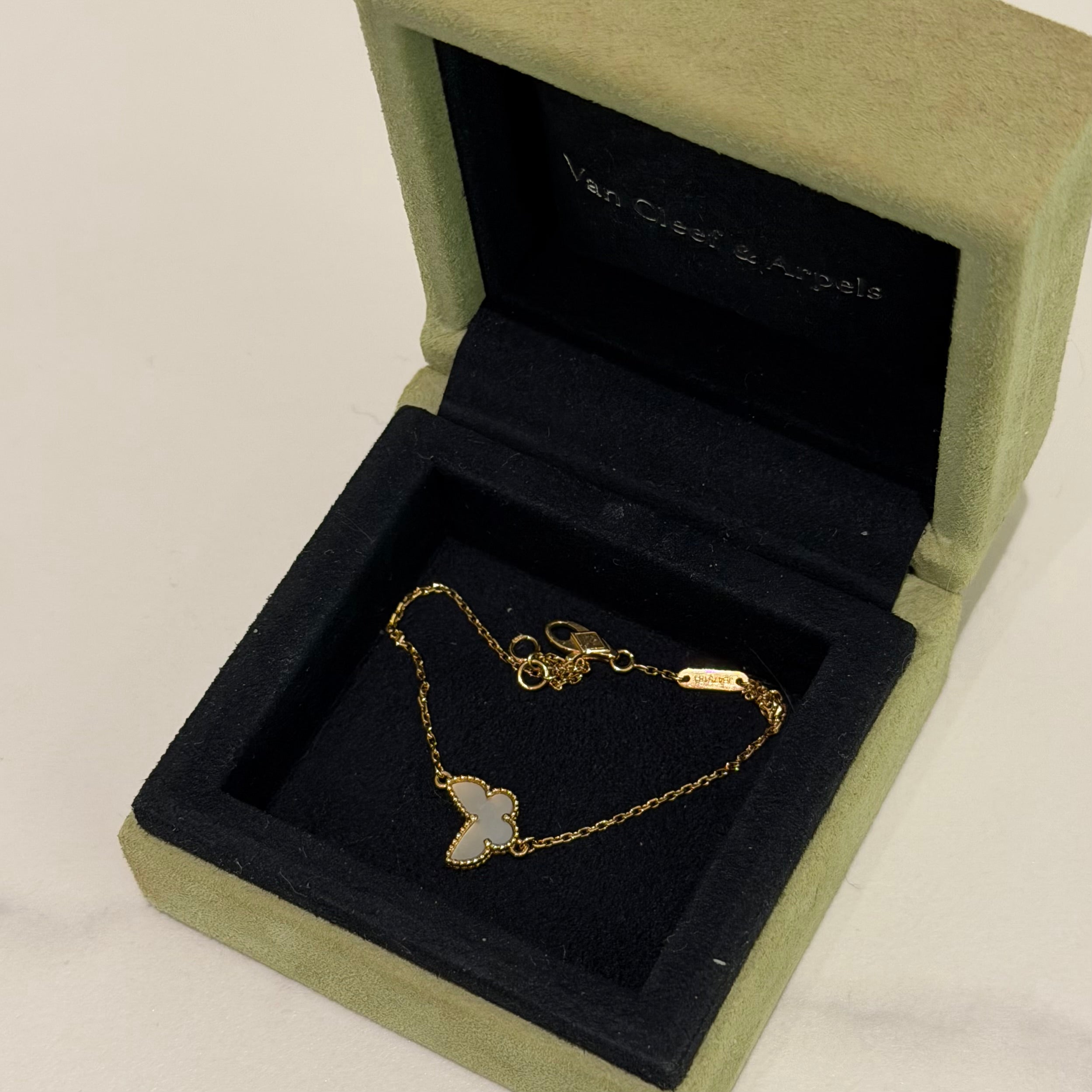 VAN CLEEF & ARPELS BUTTERFLY BRACELET WHITE MOTHER OF PEARL