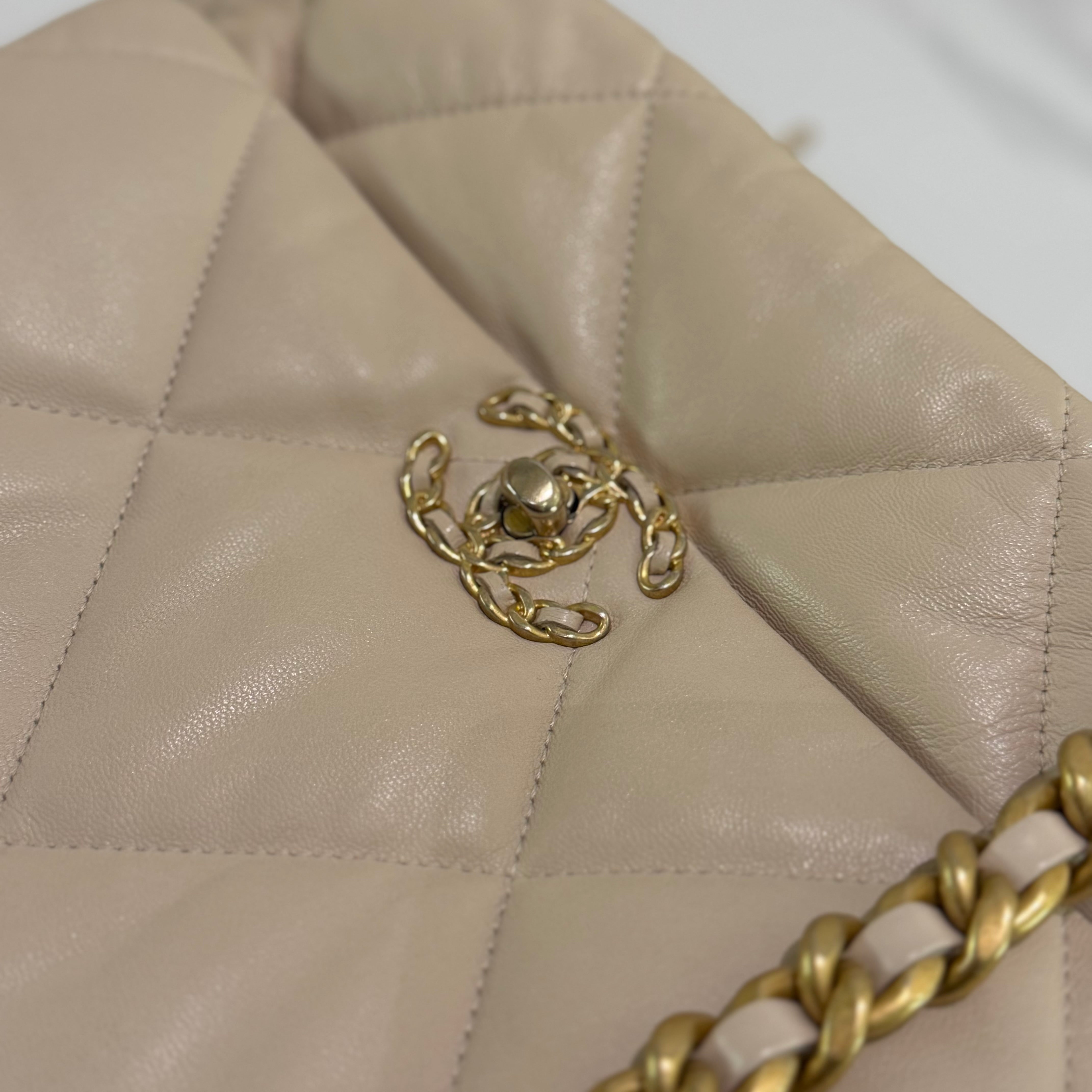Chanel 19 Bag Medium Beige Quilted Lambskin with Gold Chain | CHANEL