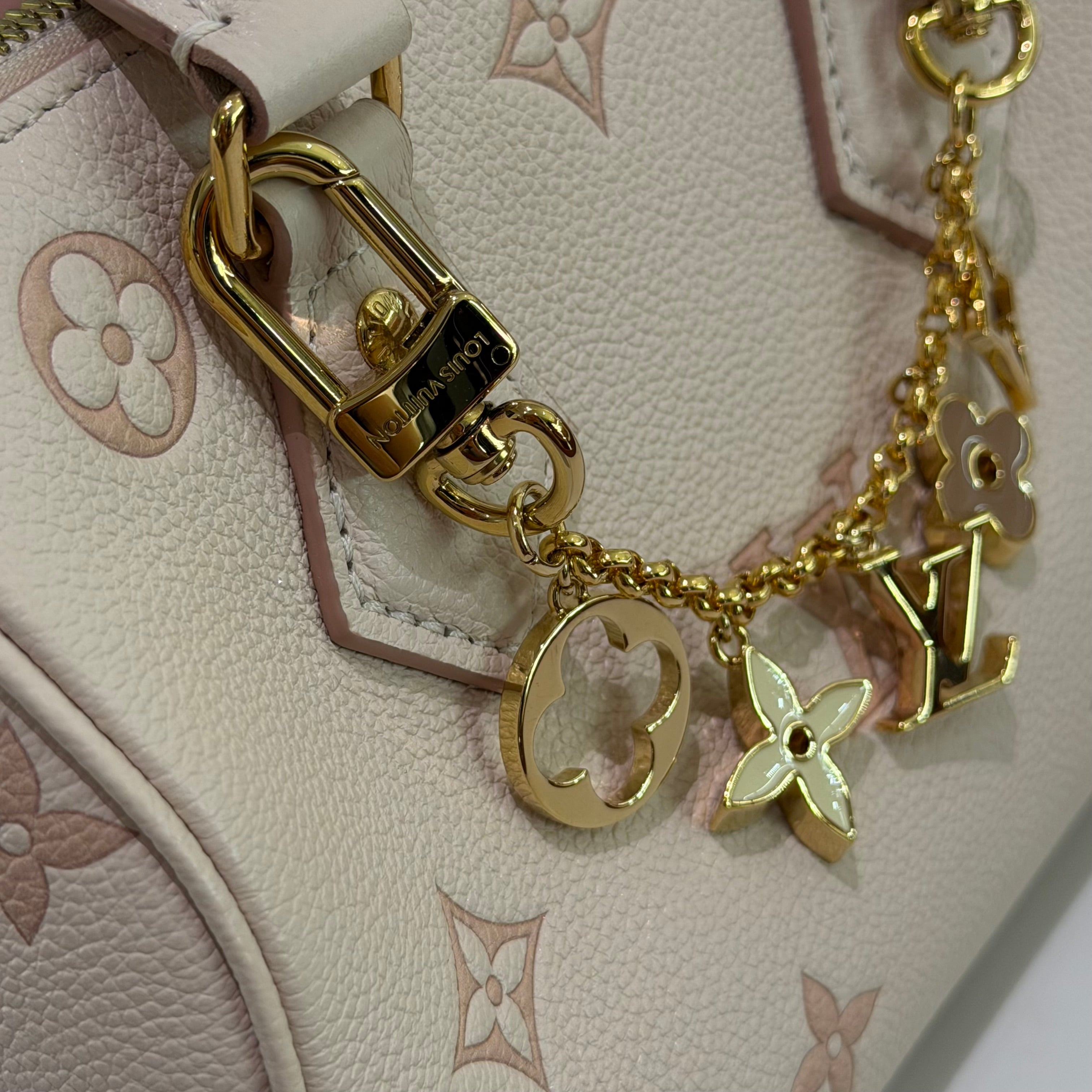 Louis Vuitton Speedy 20 Cream White & Pink Embossed Leather