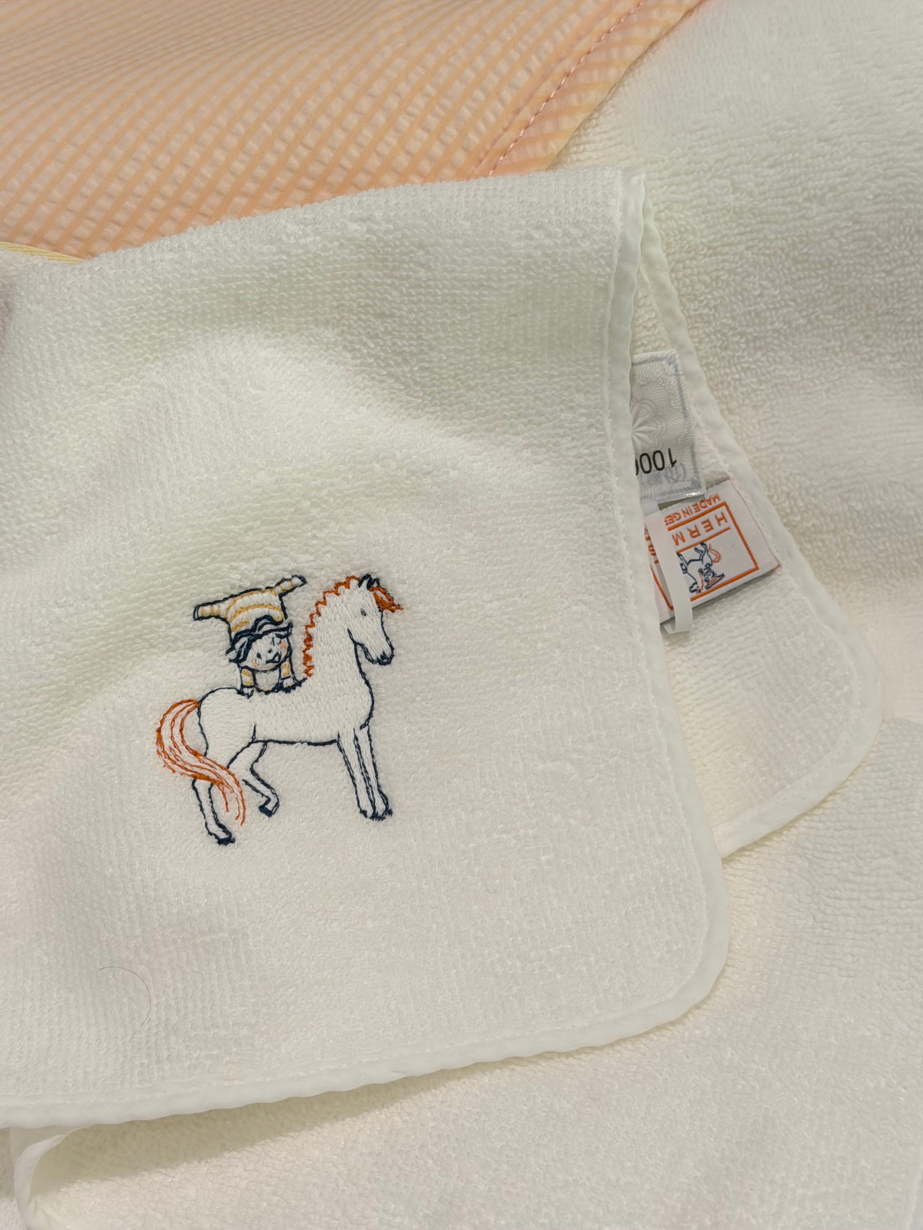 HERMÈS BABY GIFT SET (BIB, TOWEL, BATH TOWEL)