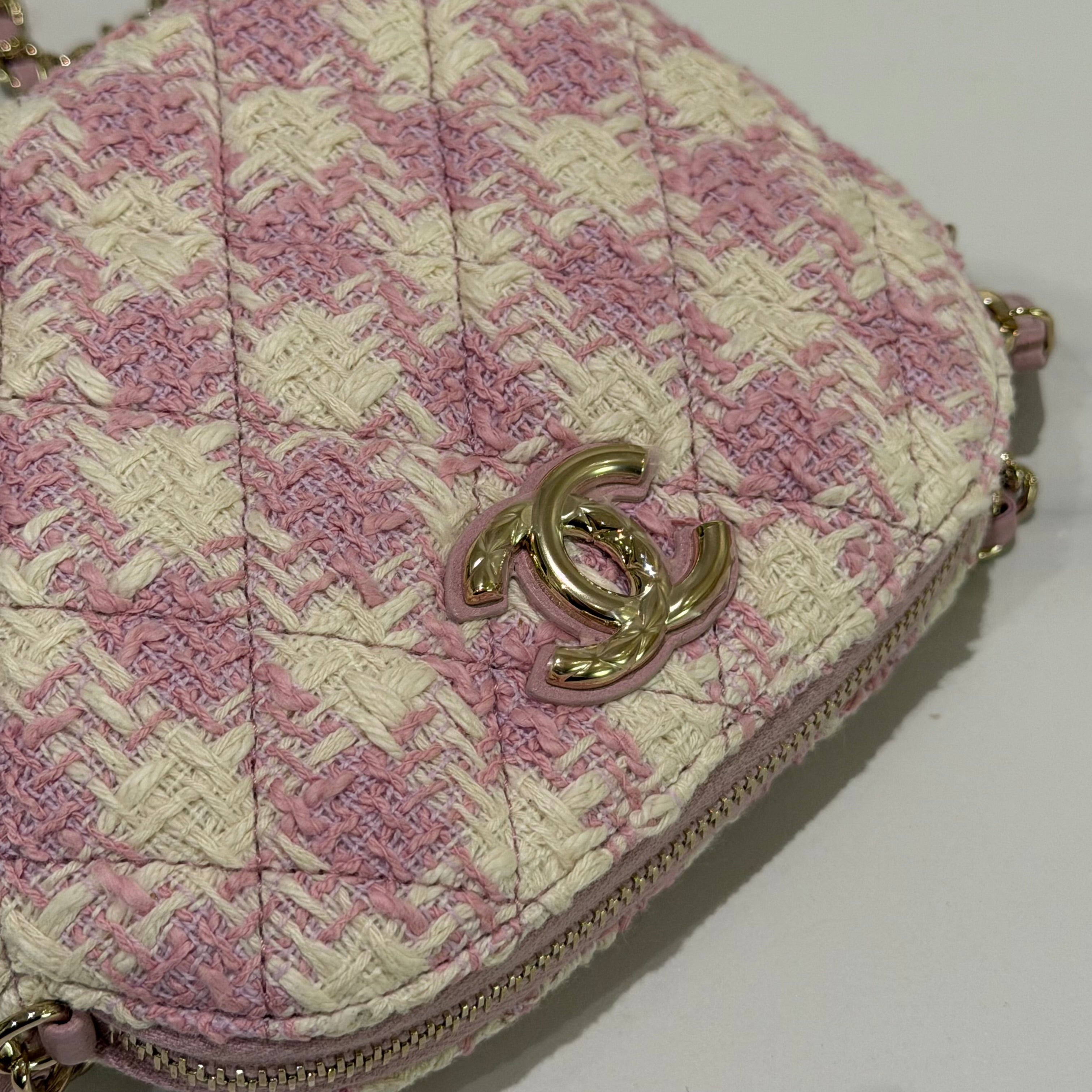 CHANEL Tweed Pink and White Woven Mini Shell Bag with Chip