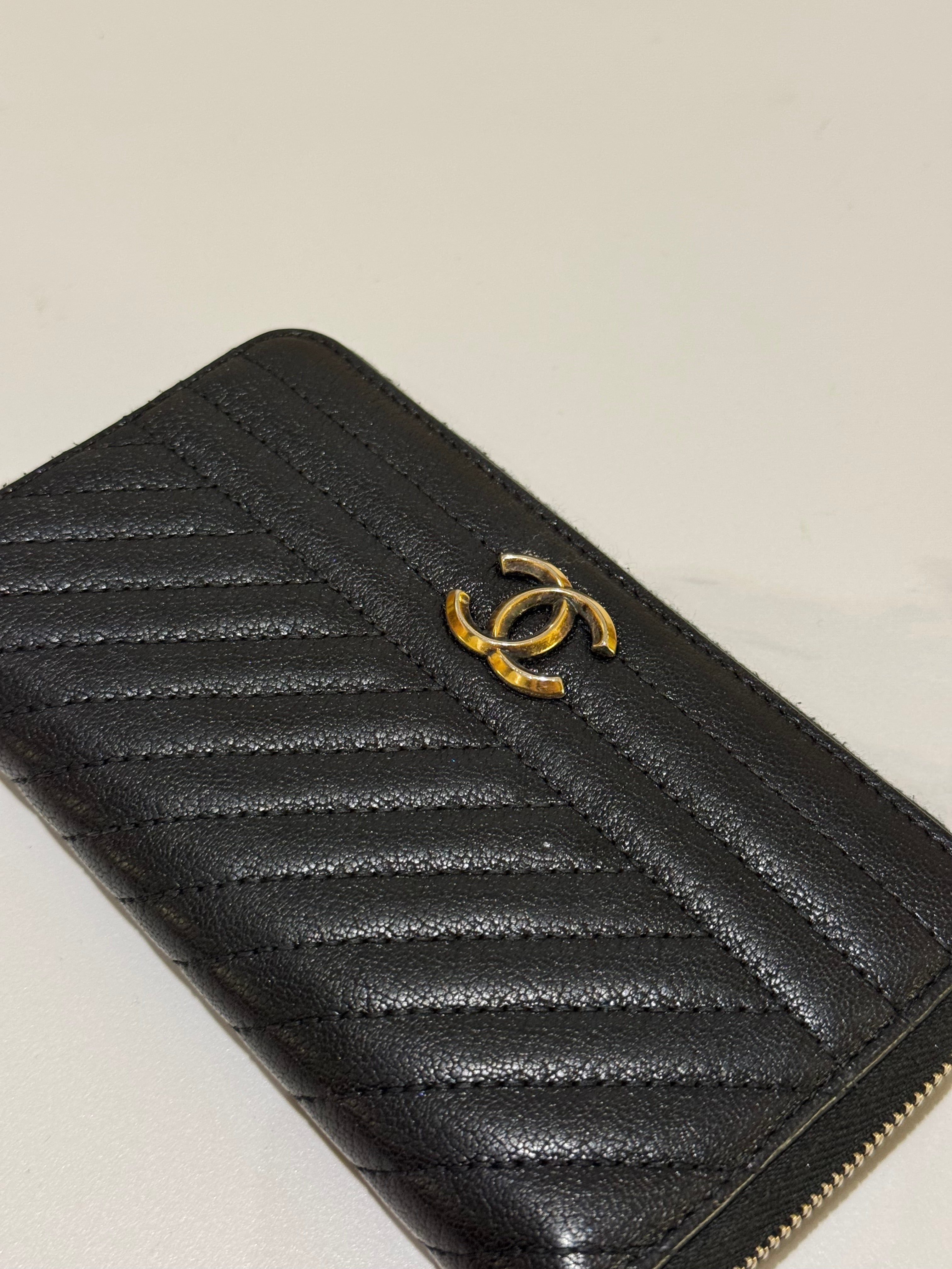 CHANEL MEDIUM ZIP WALLET BLACK WITH GOLD HARDWARE