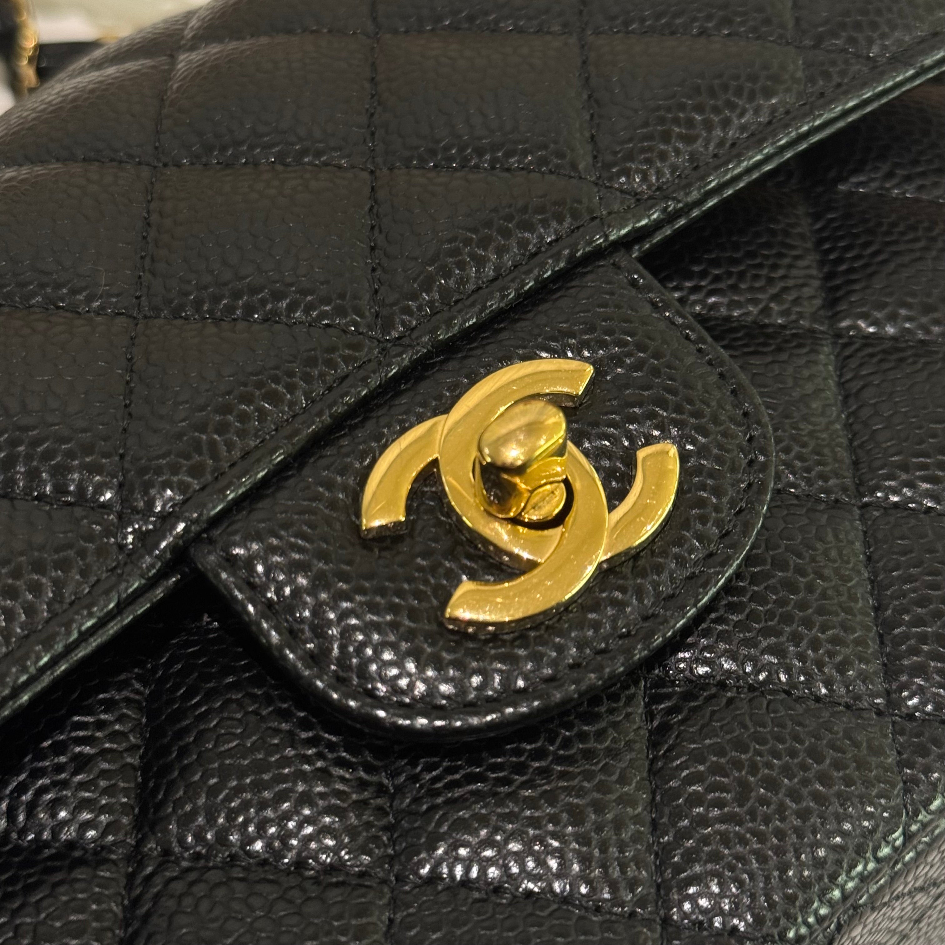 CHANEL CLASSIC FLAP SMALL CAVIAR BLACK & GOLD CHIP MODEL