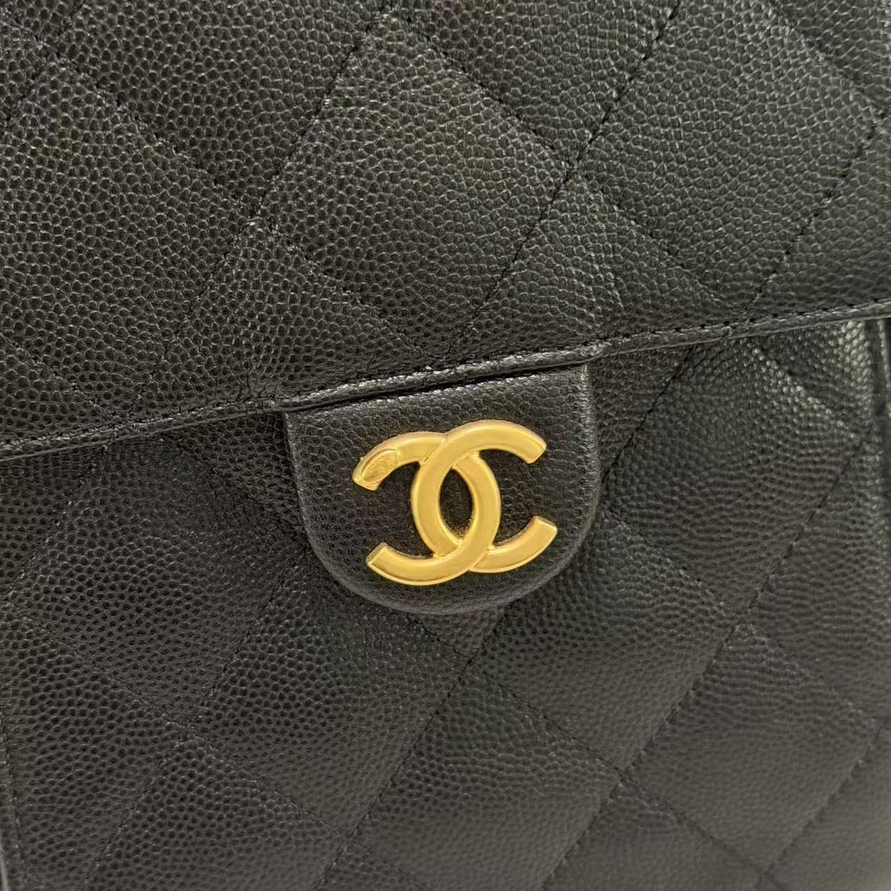 Chanel 25 Hobo Medium Black Caviar Leather with Gold Hardware (Chip Model)