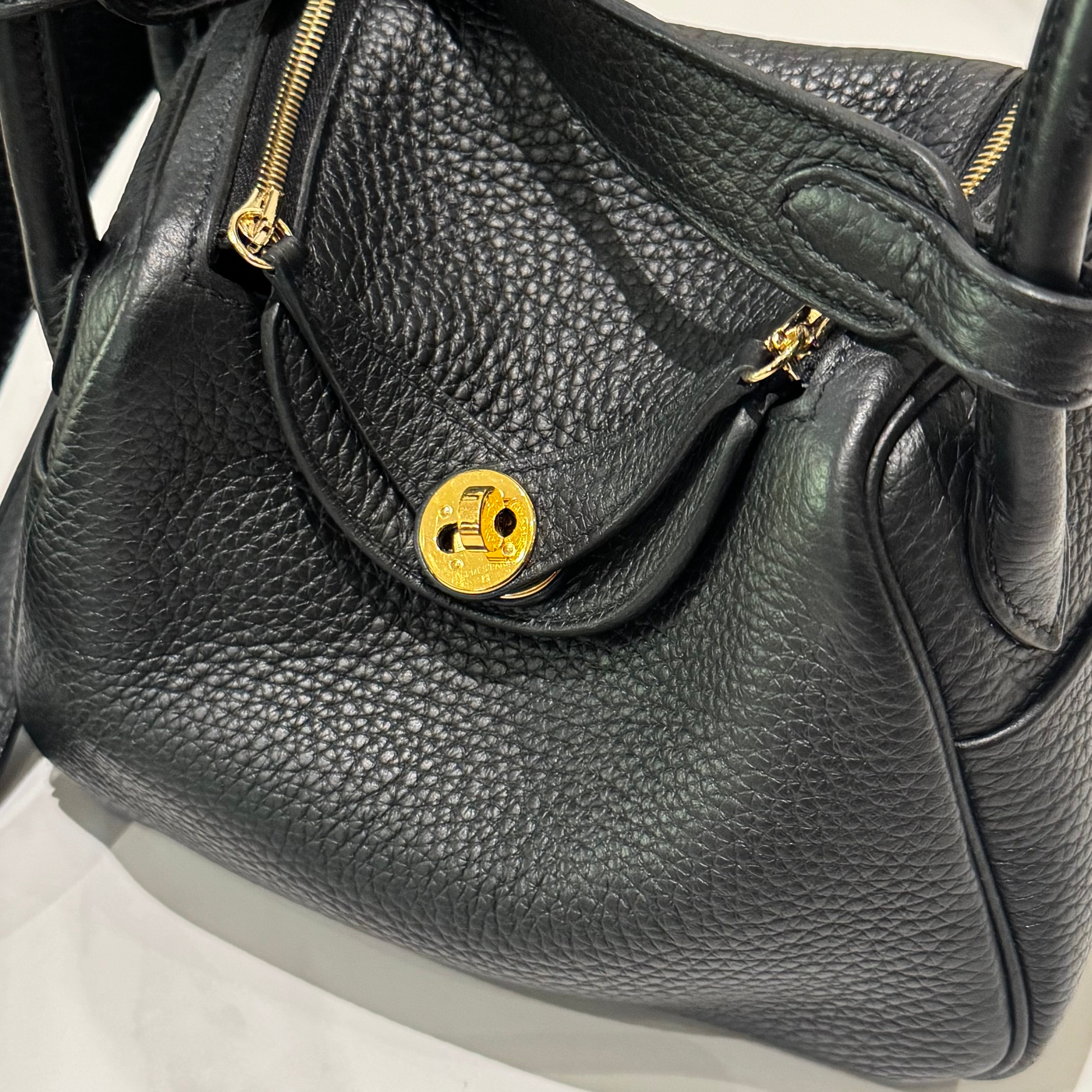 HERMÈS MINI LINDY 19 BLACK TC LEATHER WITH GOLD HARDWARE STAMP B