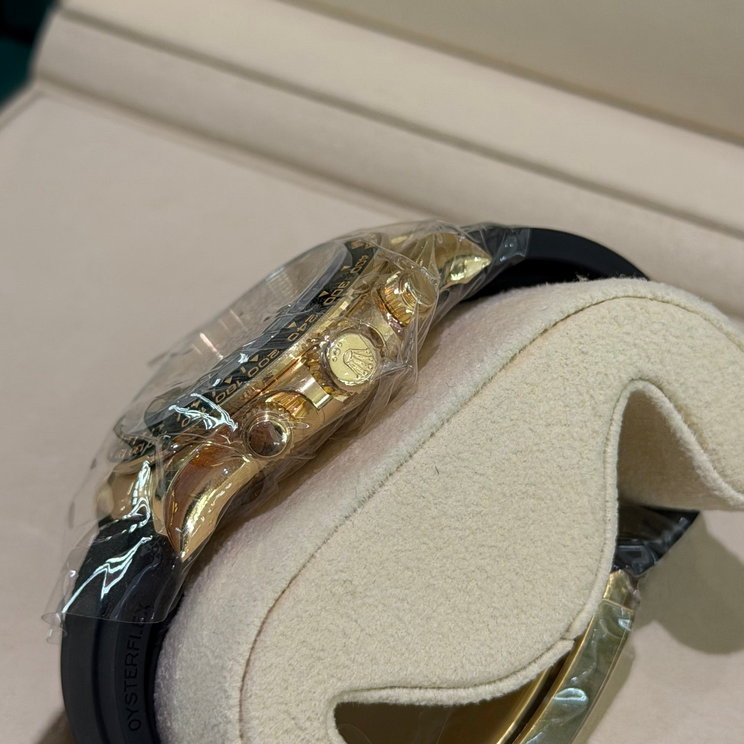 Rolex Daytona 116518LN Oysterflex Yellow Gold | ROLEX