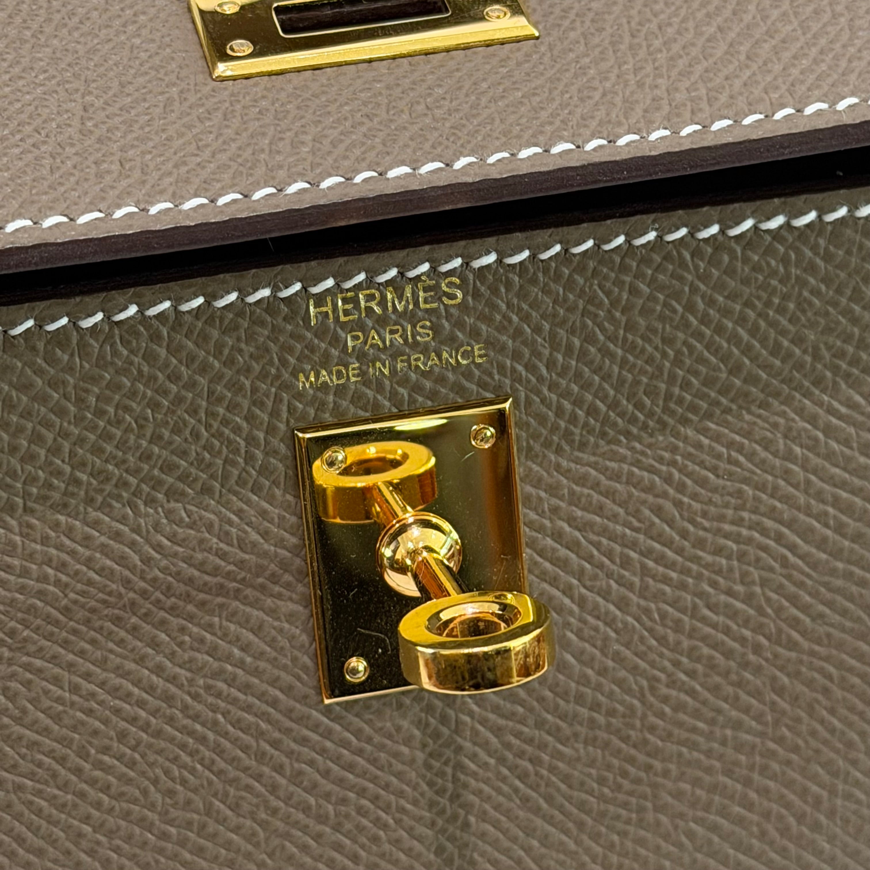 HERMES Kelly 25 Etoupe with Gold Hardware Epsom Leather (Stamp B)