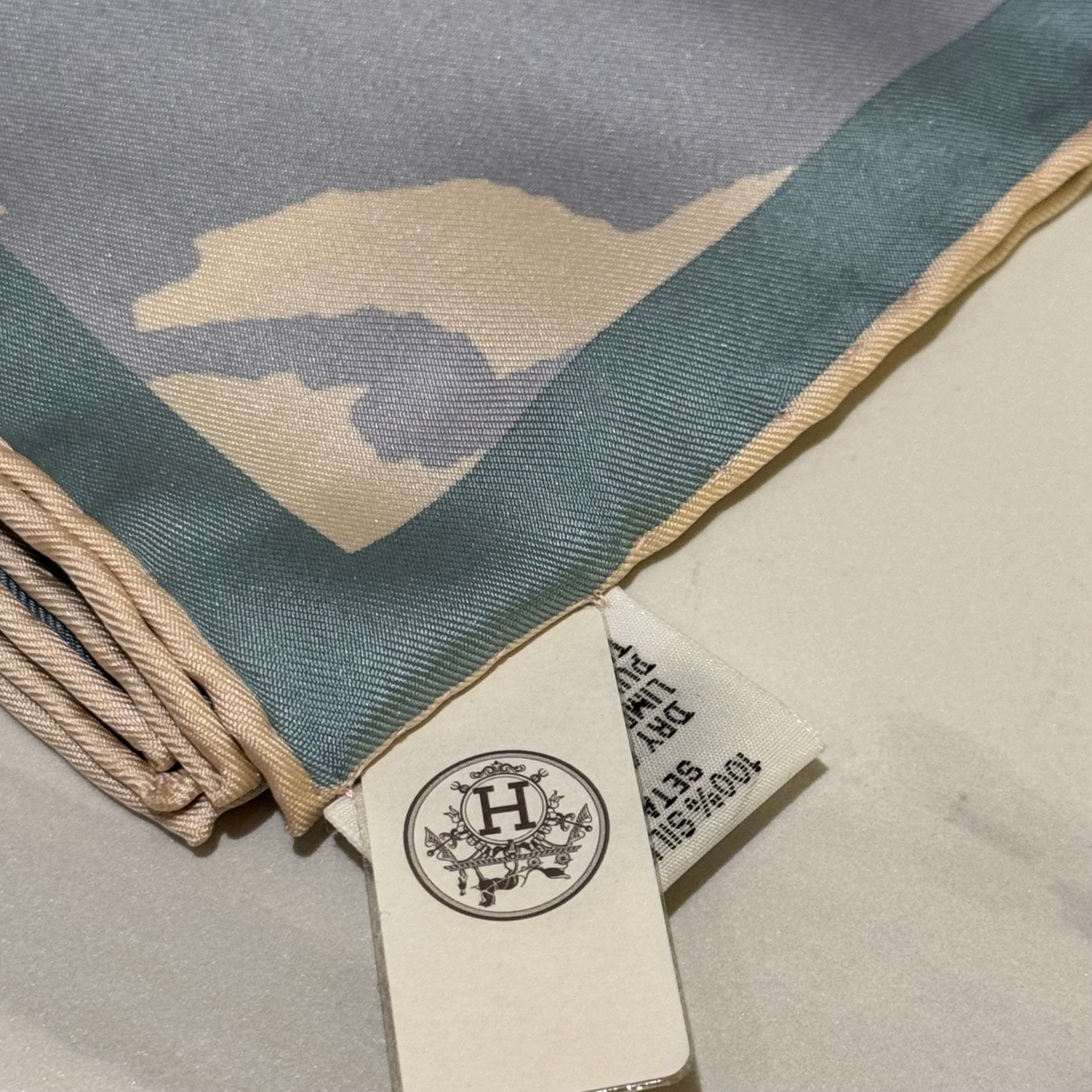 HERMES CARRE TWILL SILK SCARF