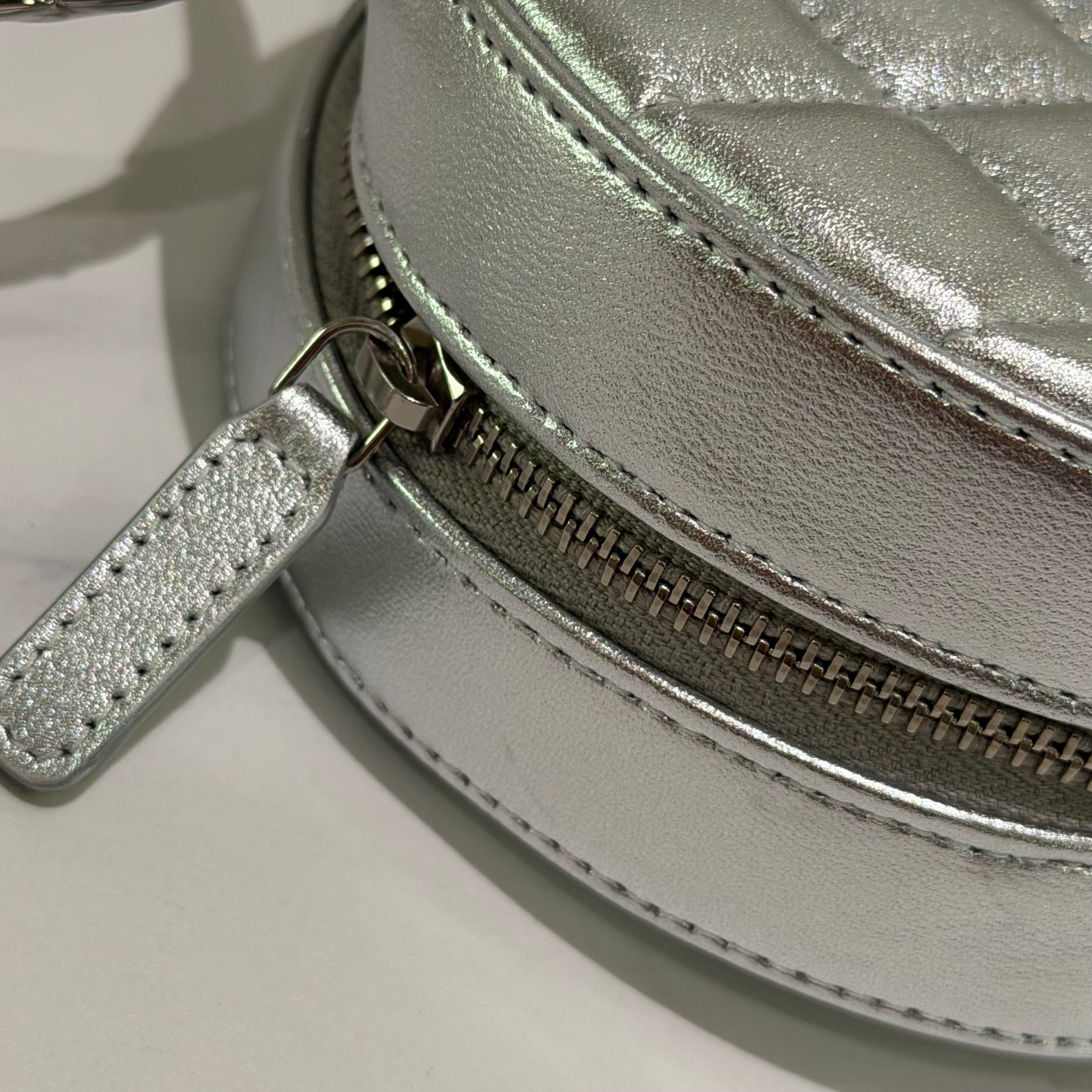 CHANEL Silver Patent Leather Round Ring Evening Chain Bag