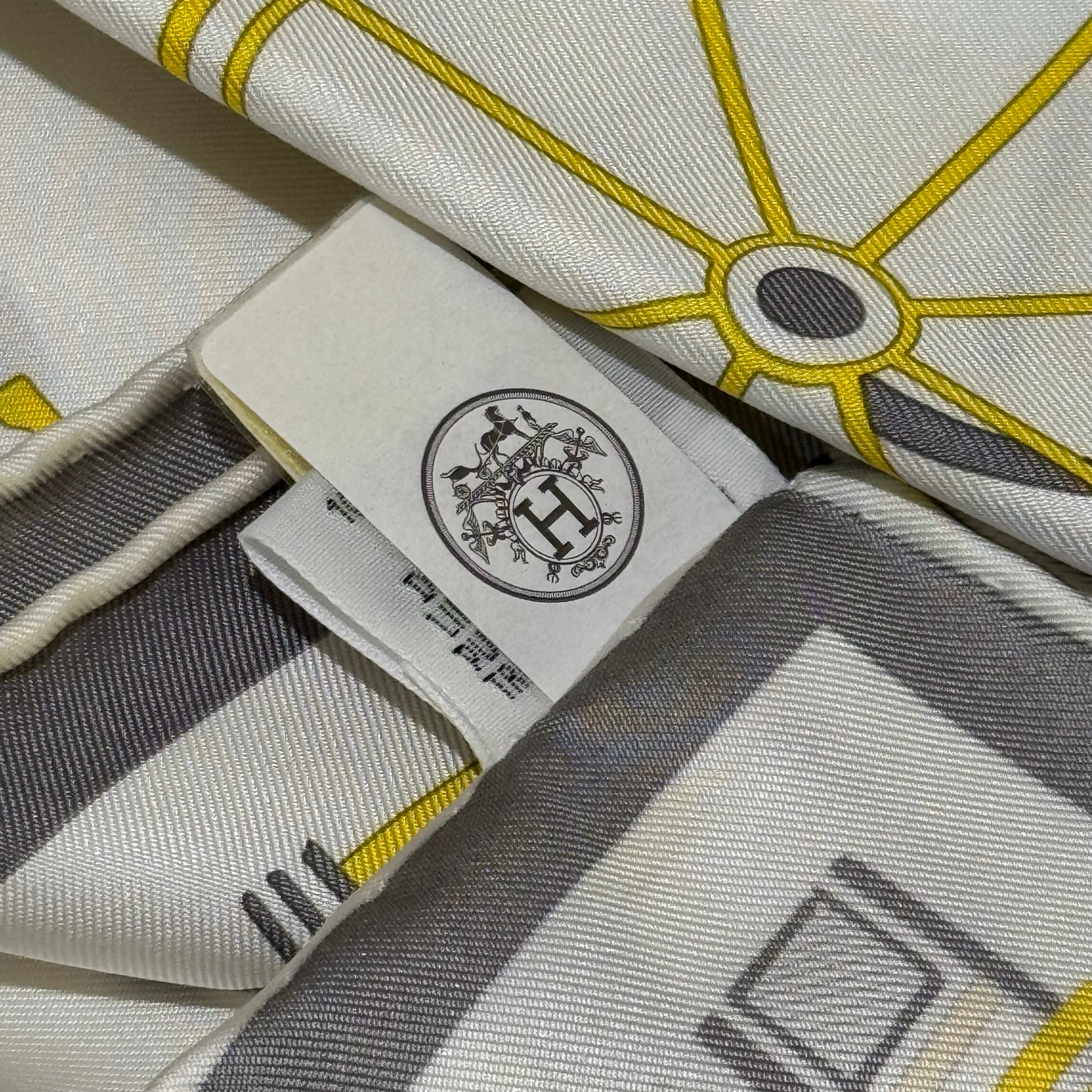 HERMES CARRE TWILL BLANC SILK SCARF