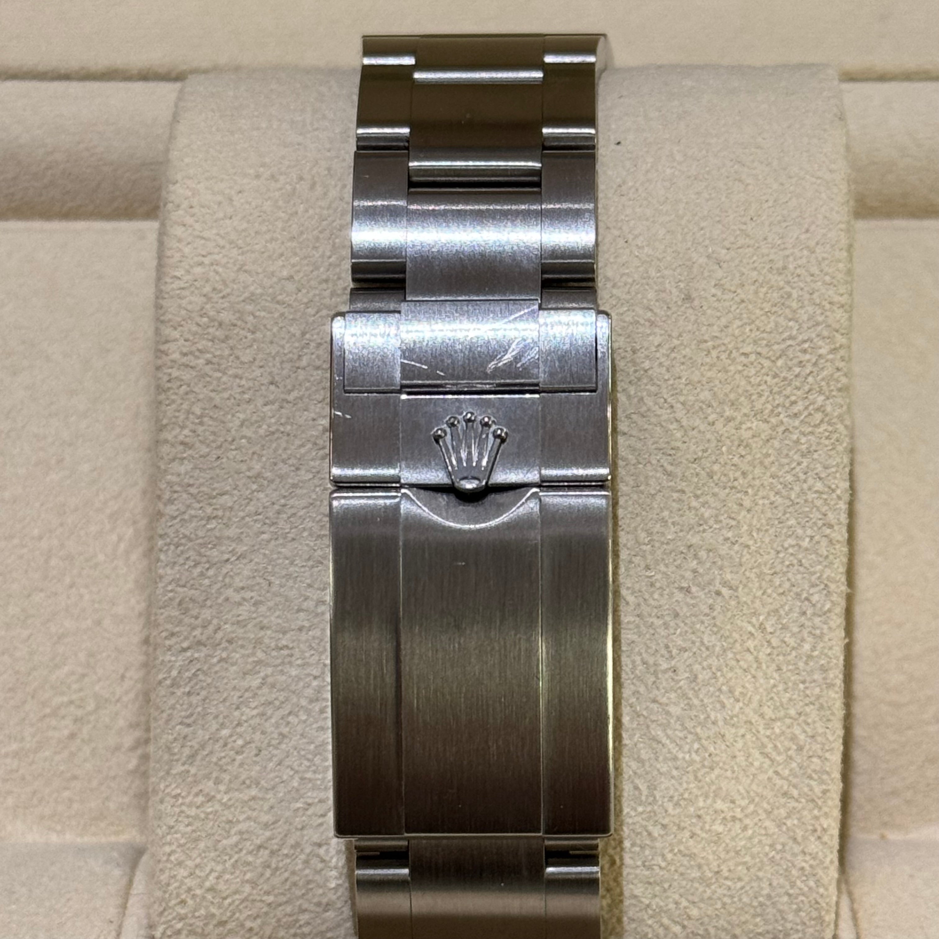 ROLEX OYSTER PERPETUAL DATE 226570-002 EXPLORER II AUTOMATIC OYSTERSTEEL