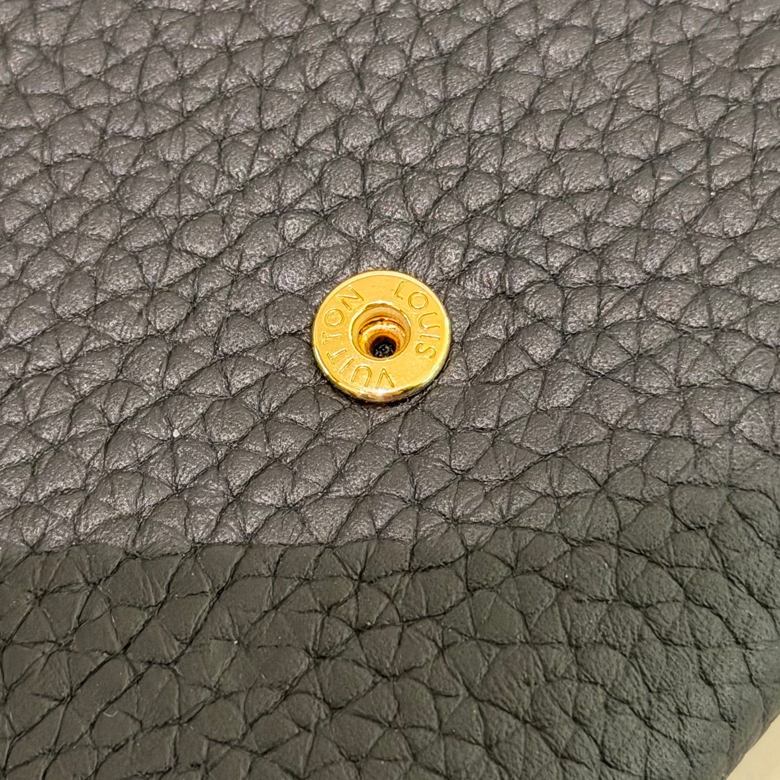 LOUIS VUITTON CAPUCINES BLACK LEATHER LONG WALLET