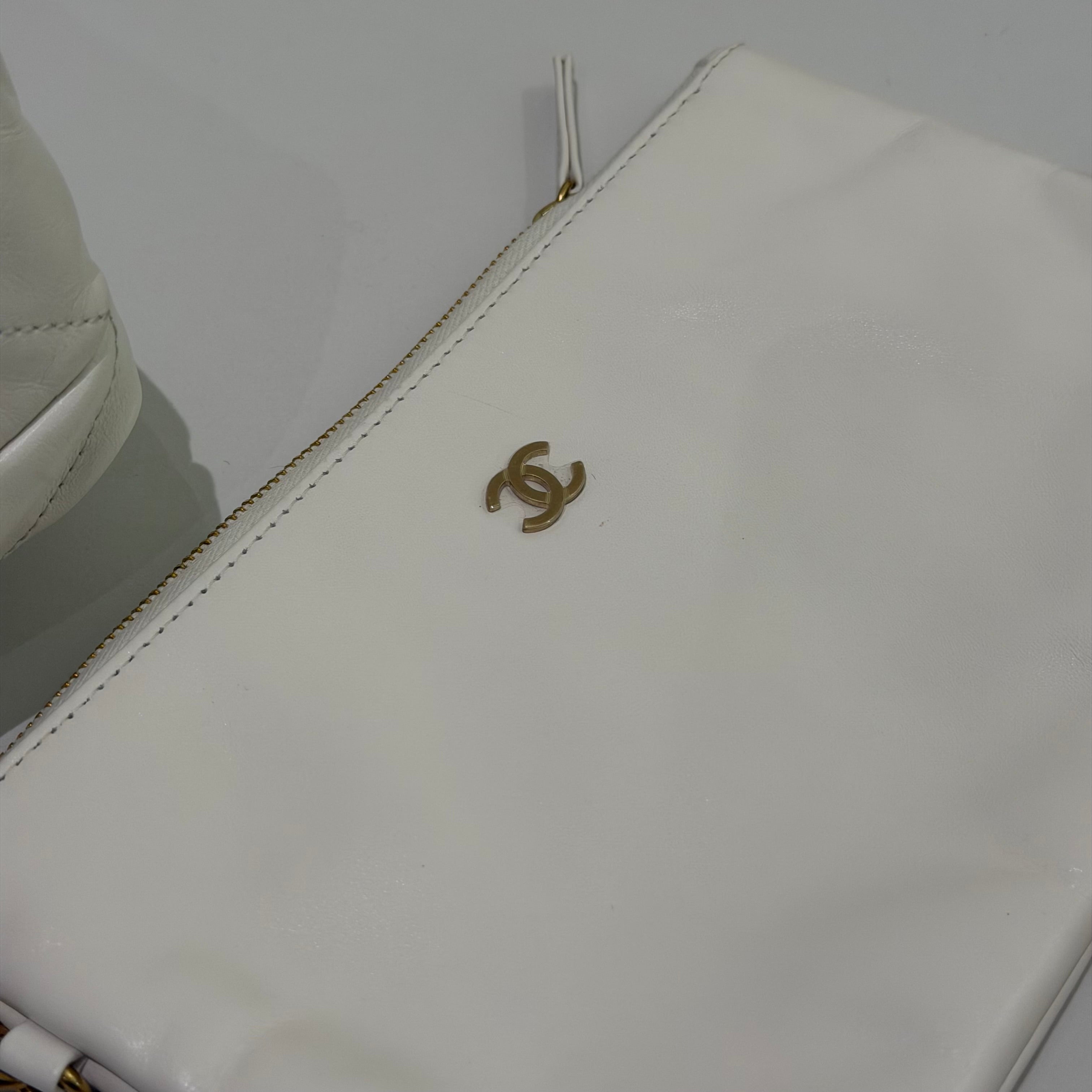 Chanel 22 Small Bag White Shiny Calfskin with Gold Hardware (Chip Model)