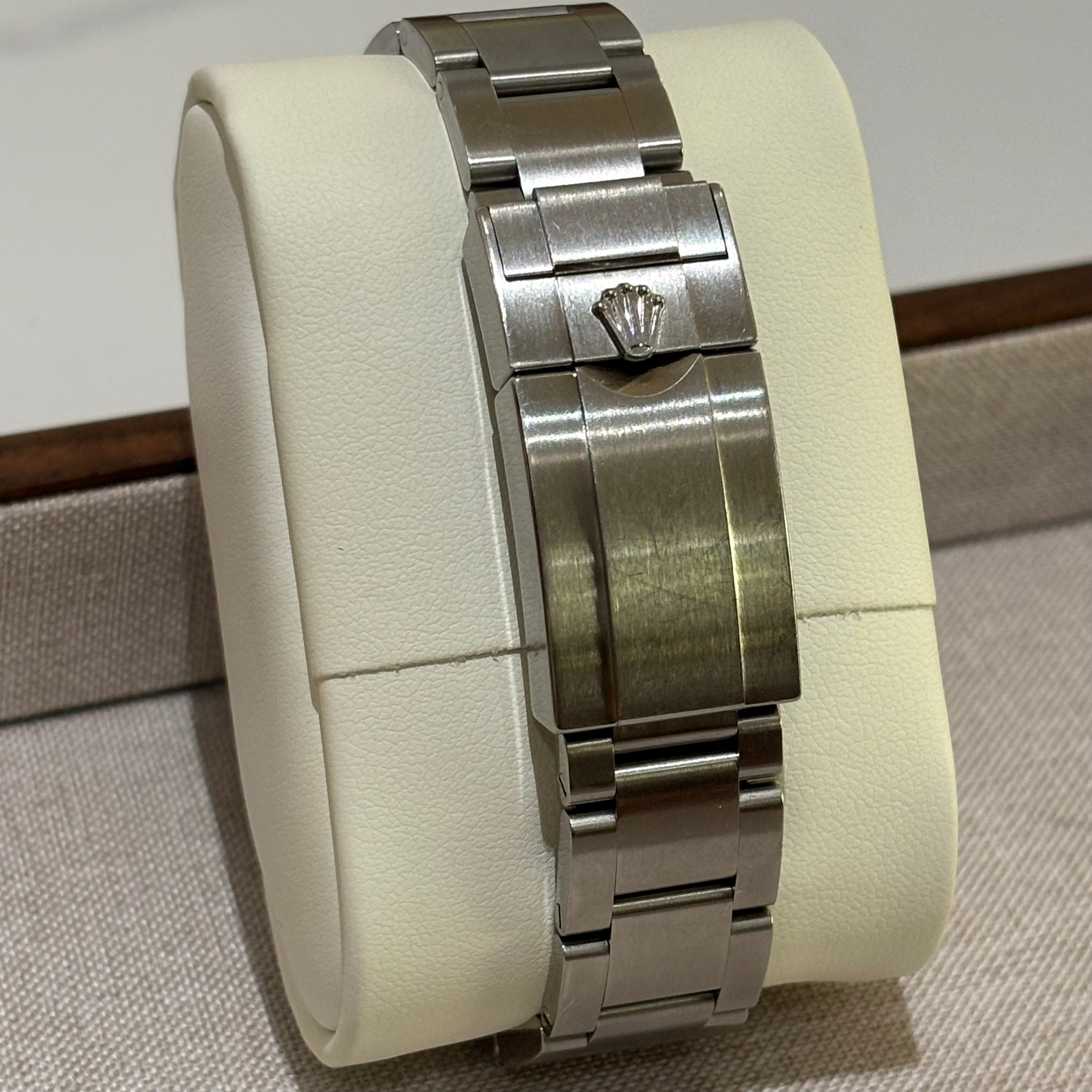 ROLEX EXPLORER II 216570