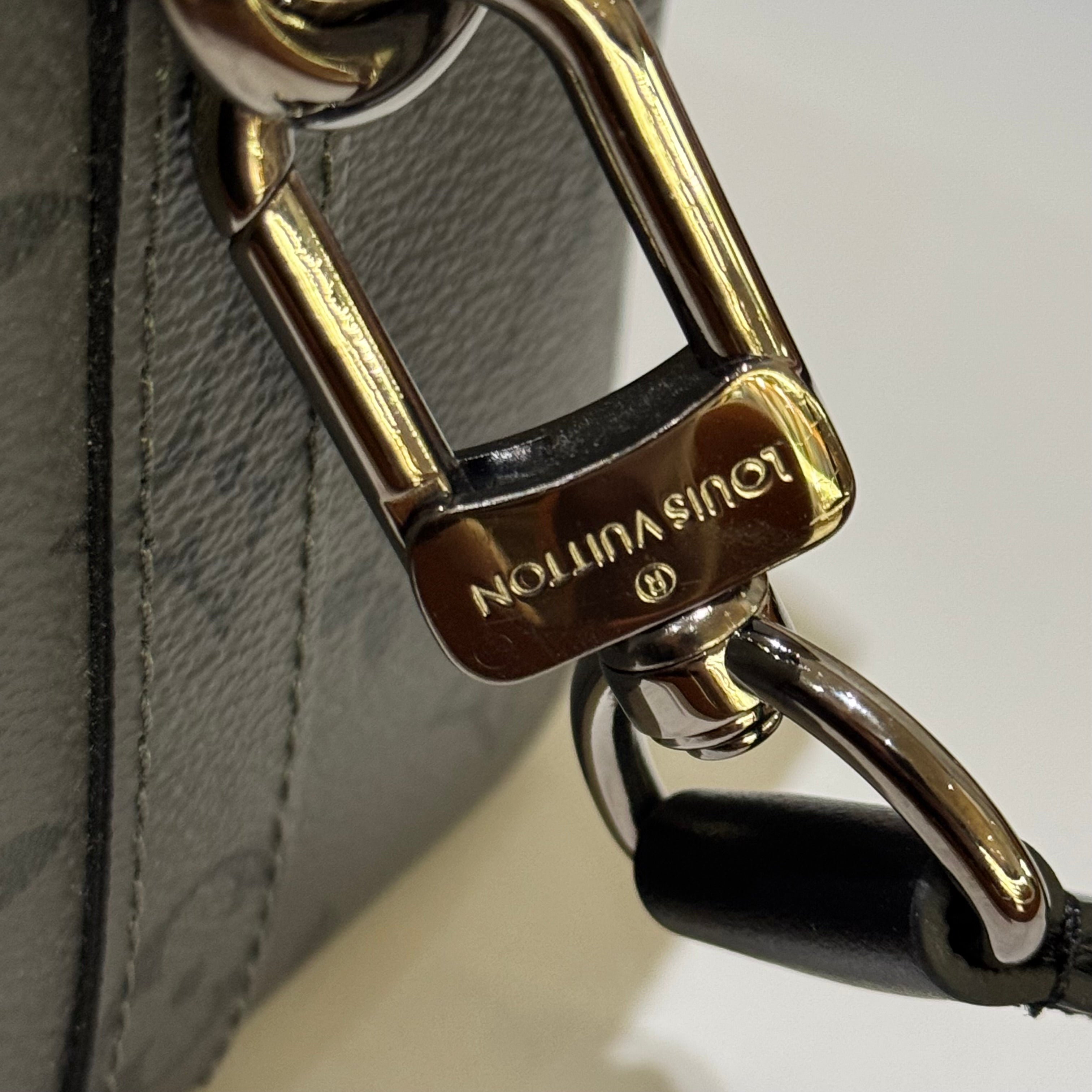LOUIS VUITTON KEEPALL 27 CLASSIC MONOGRAM SHOULDER & CROSSBODY BAG