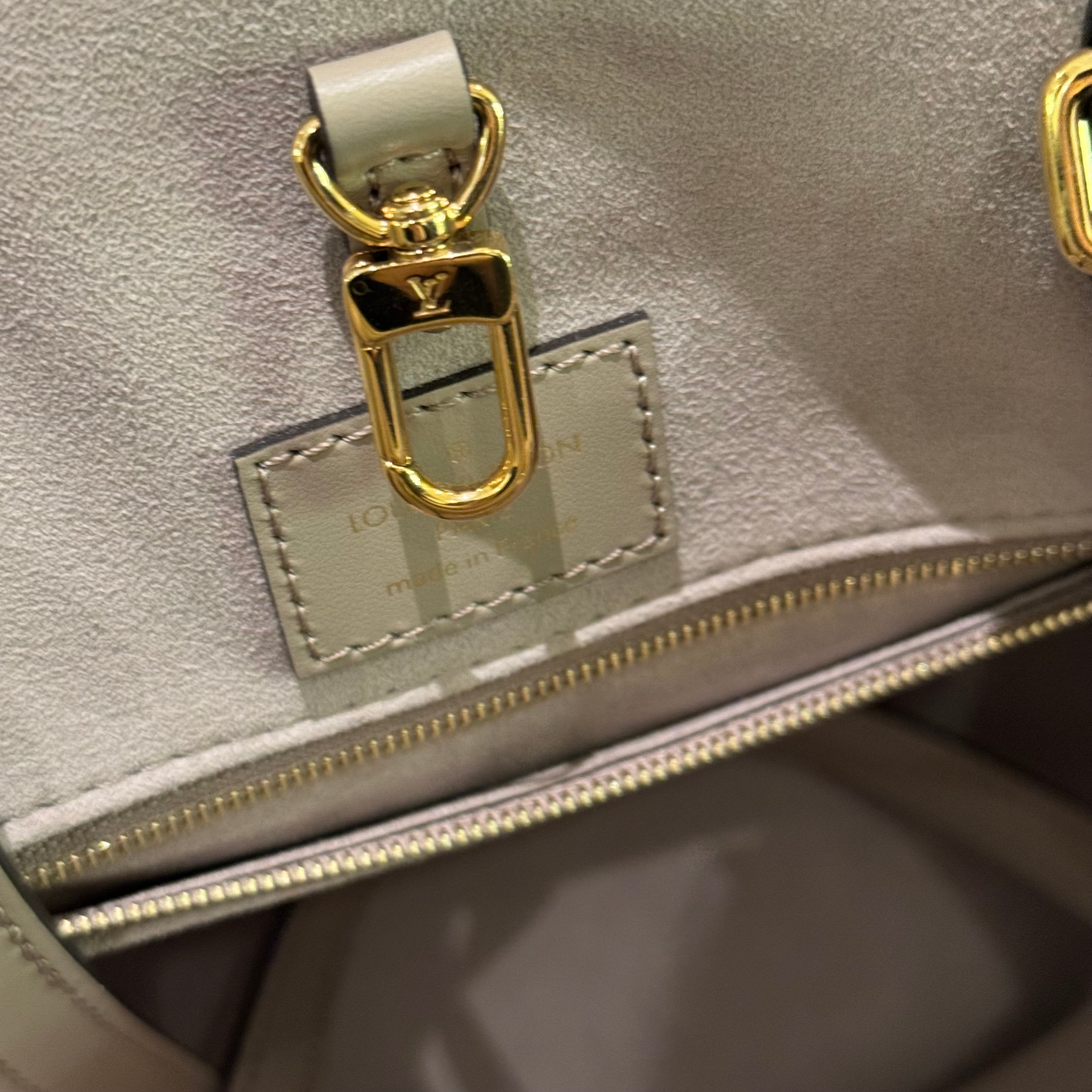 LOUIS VUITTON ON THE GO TOTE BAG MEDIUM ELEPHANT GREY