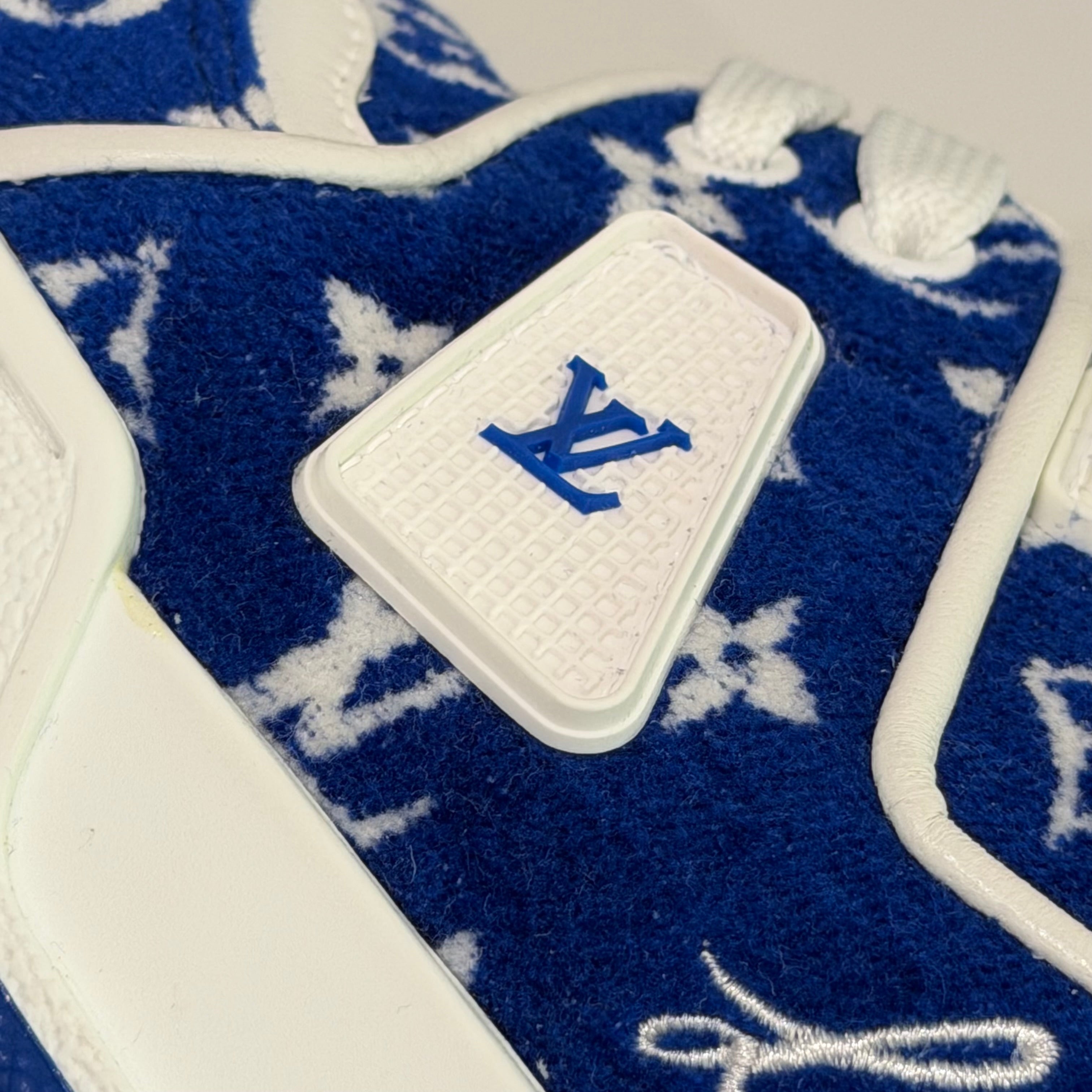 LOUIS VUITTON TRAINER BLUE WHITE MONOGRAM SNEAKERS