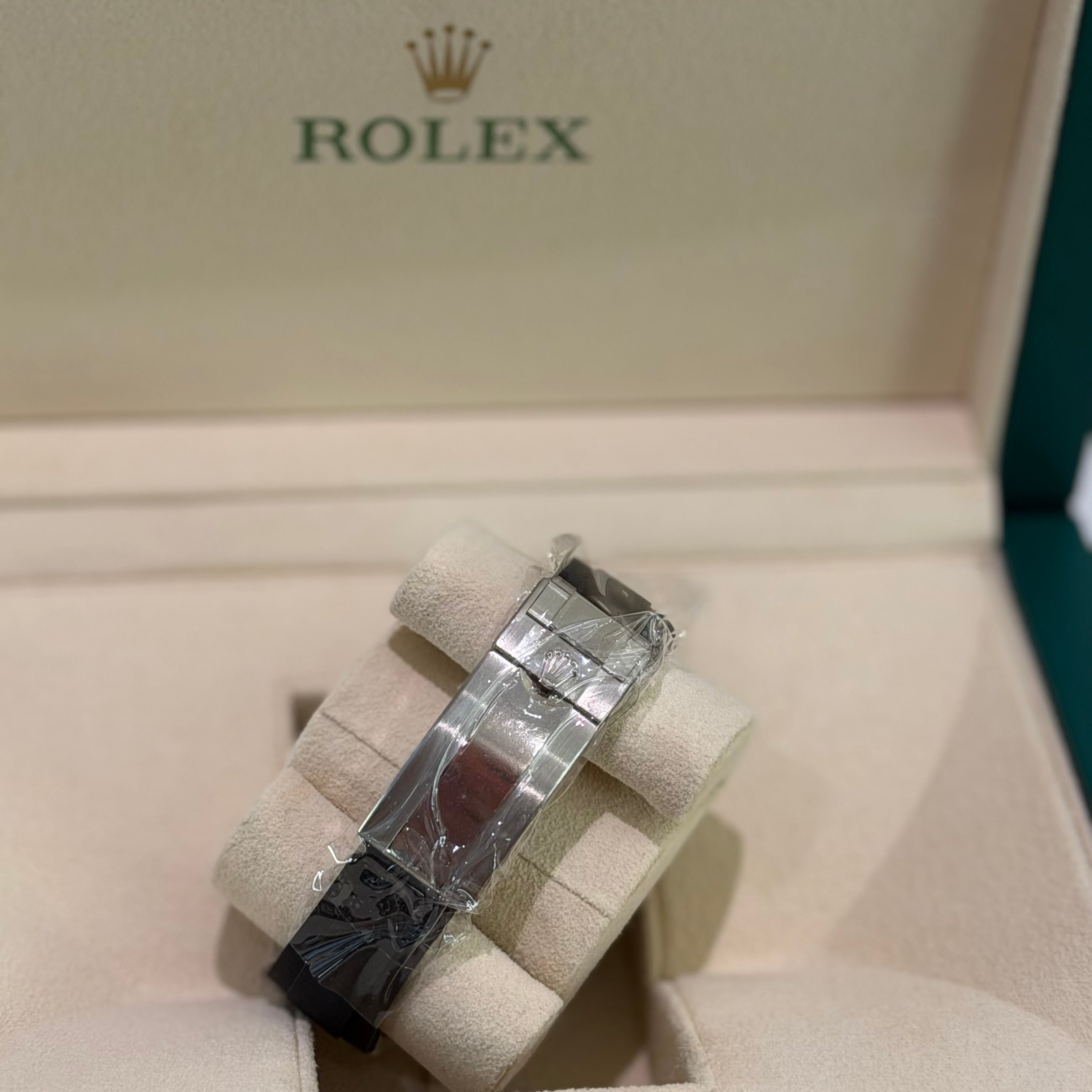 ROLEX Daytona 126519 White Gold “Cement Grey” Oysterflex