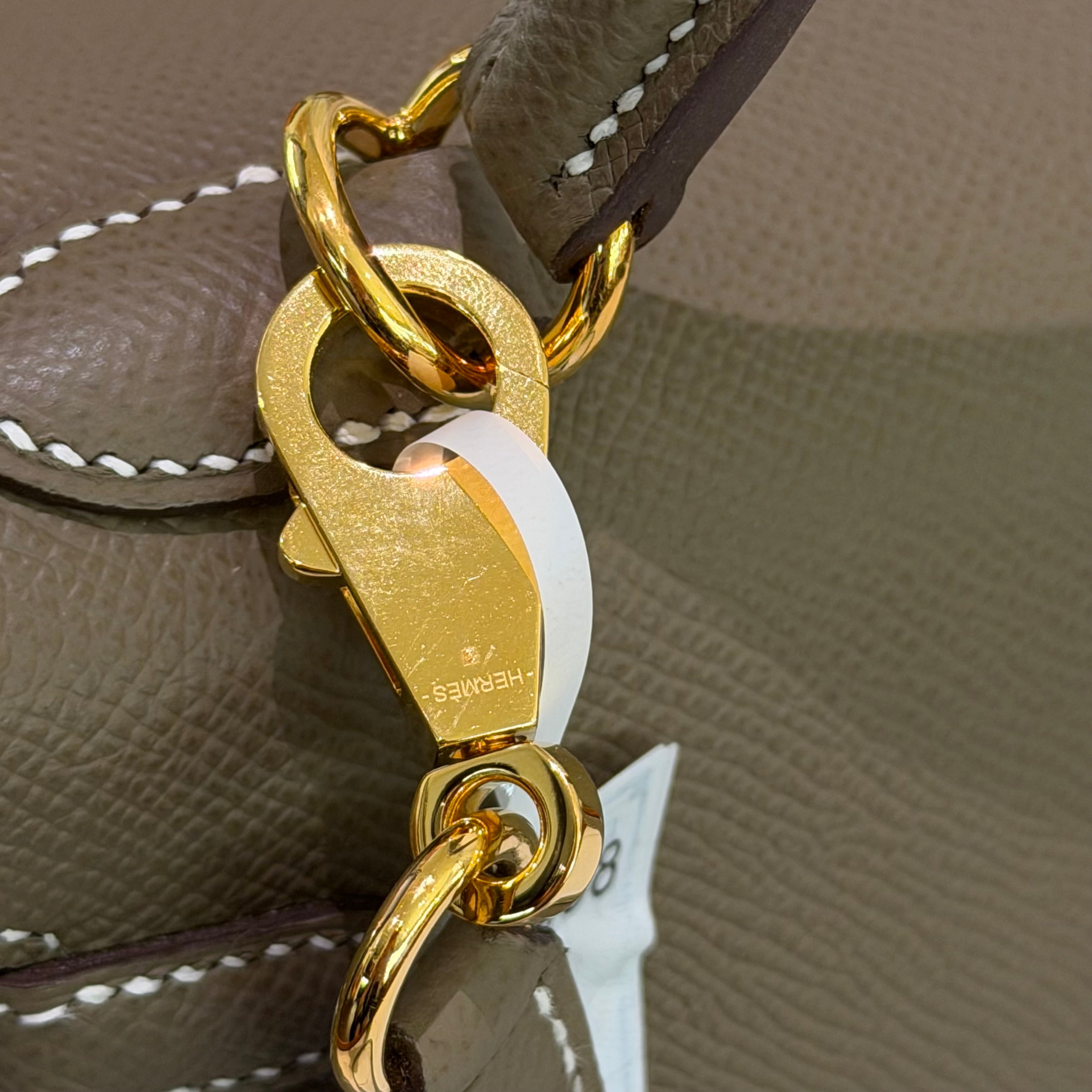 HERMES Kelly 25 Etoupe with Gold Hardware Epsom Leather (Stamp B)