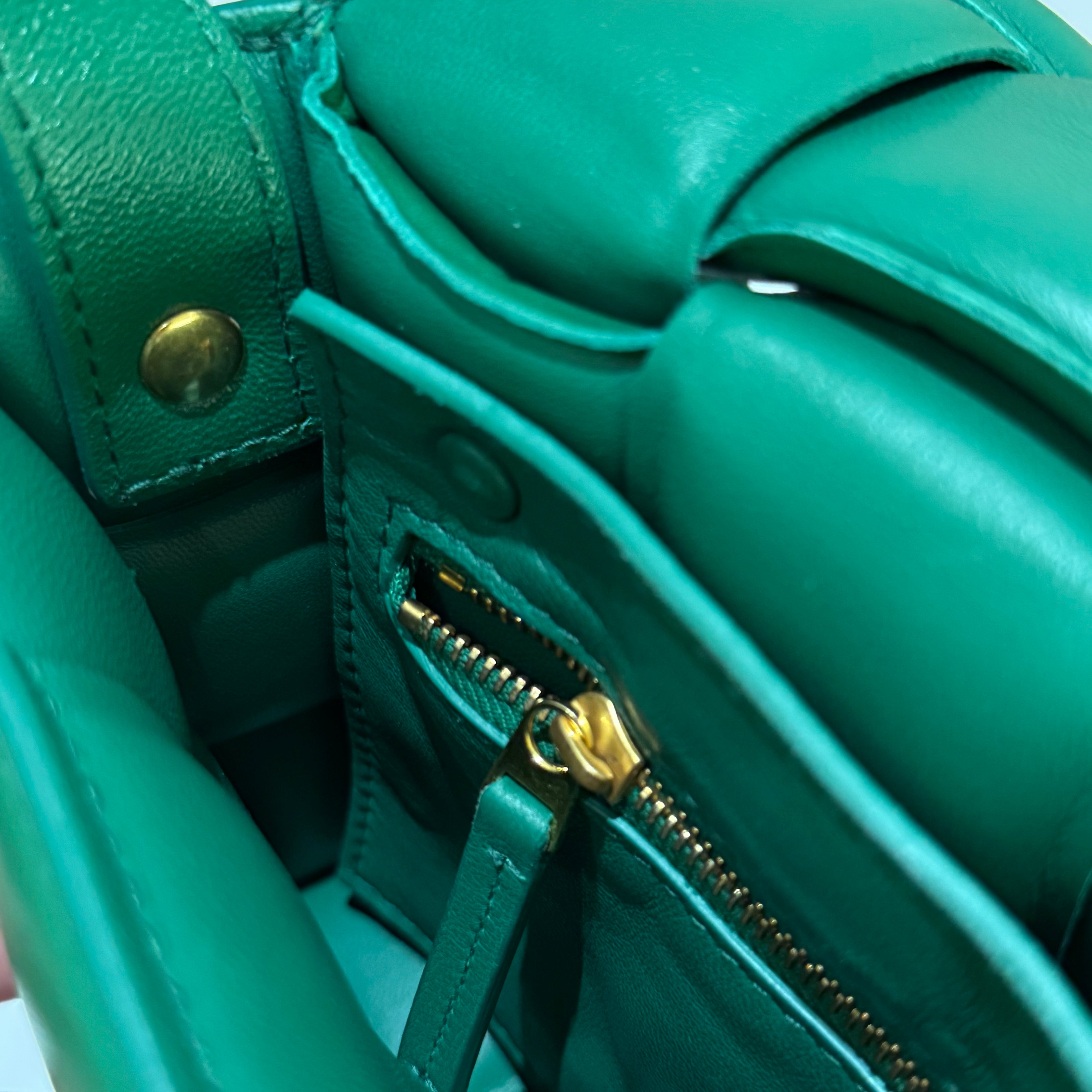 BOTTEGA VENETA CASSETTE PILLOW BAG