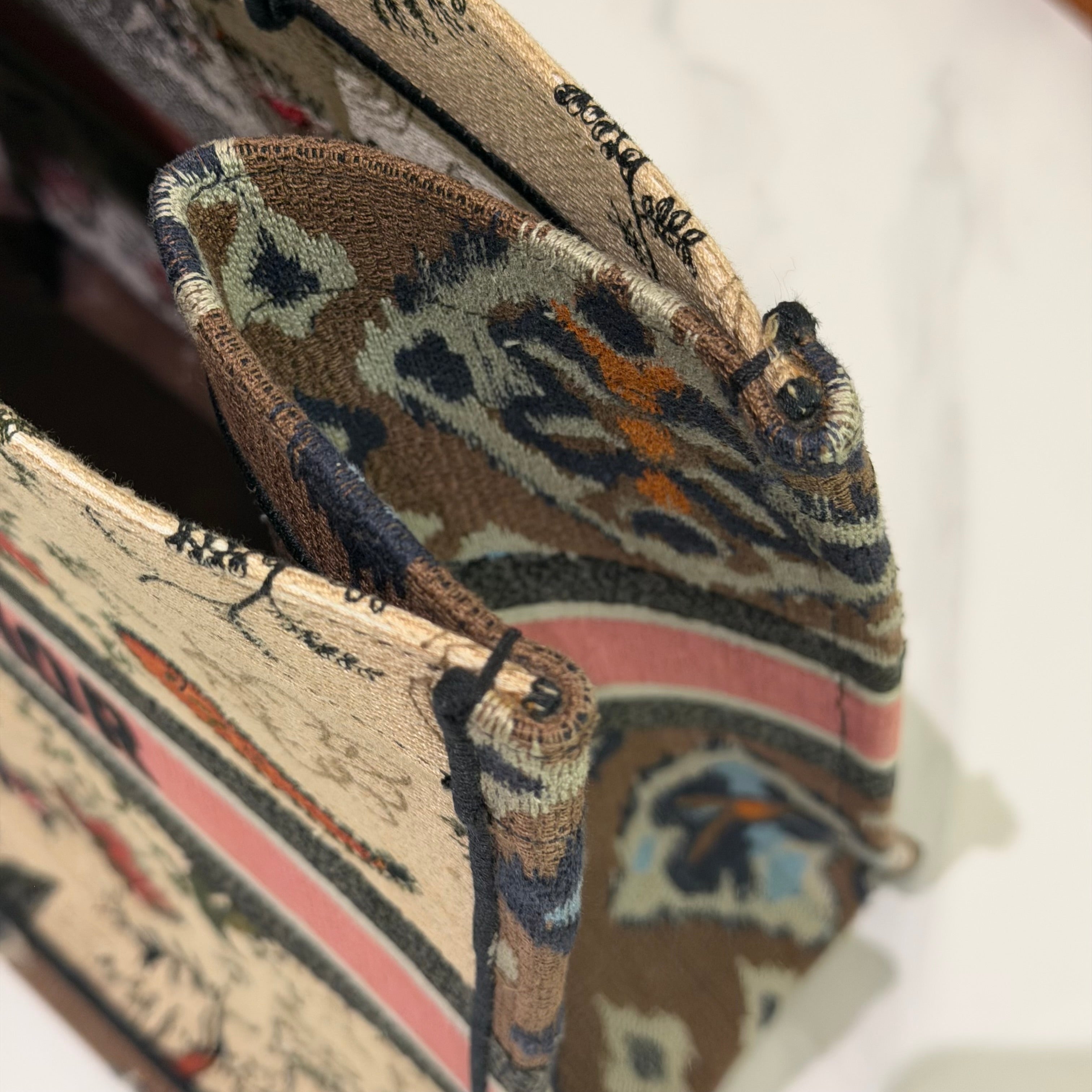 Dior Floral Embroidered Tote Bag Large | DIOR