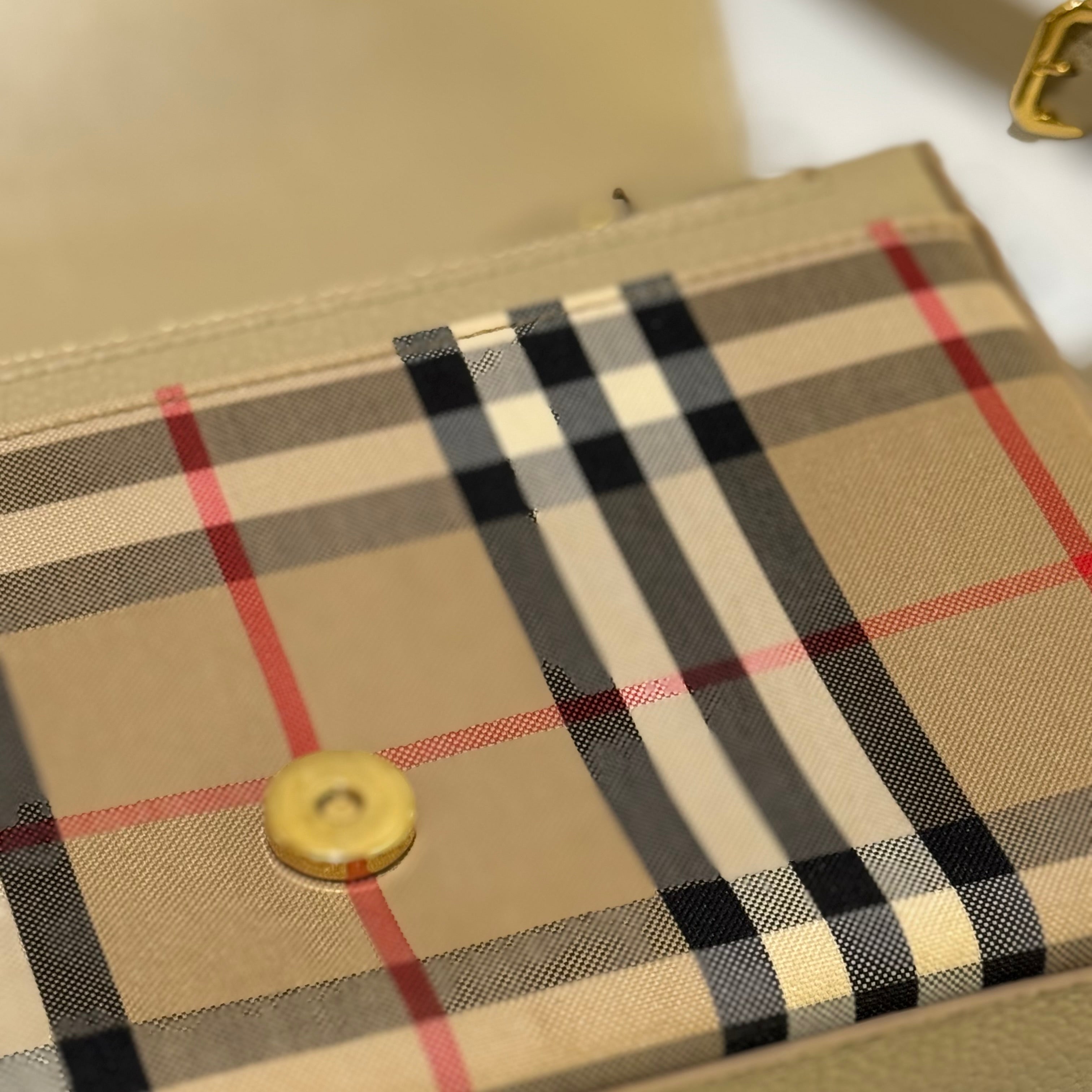 BURBERRY WALLET ON CHAIN