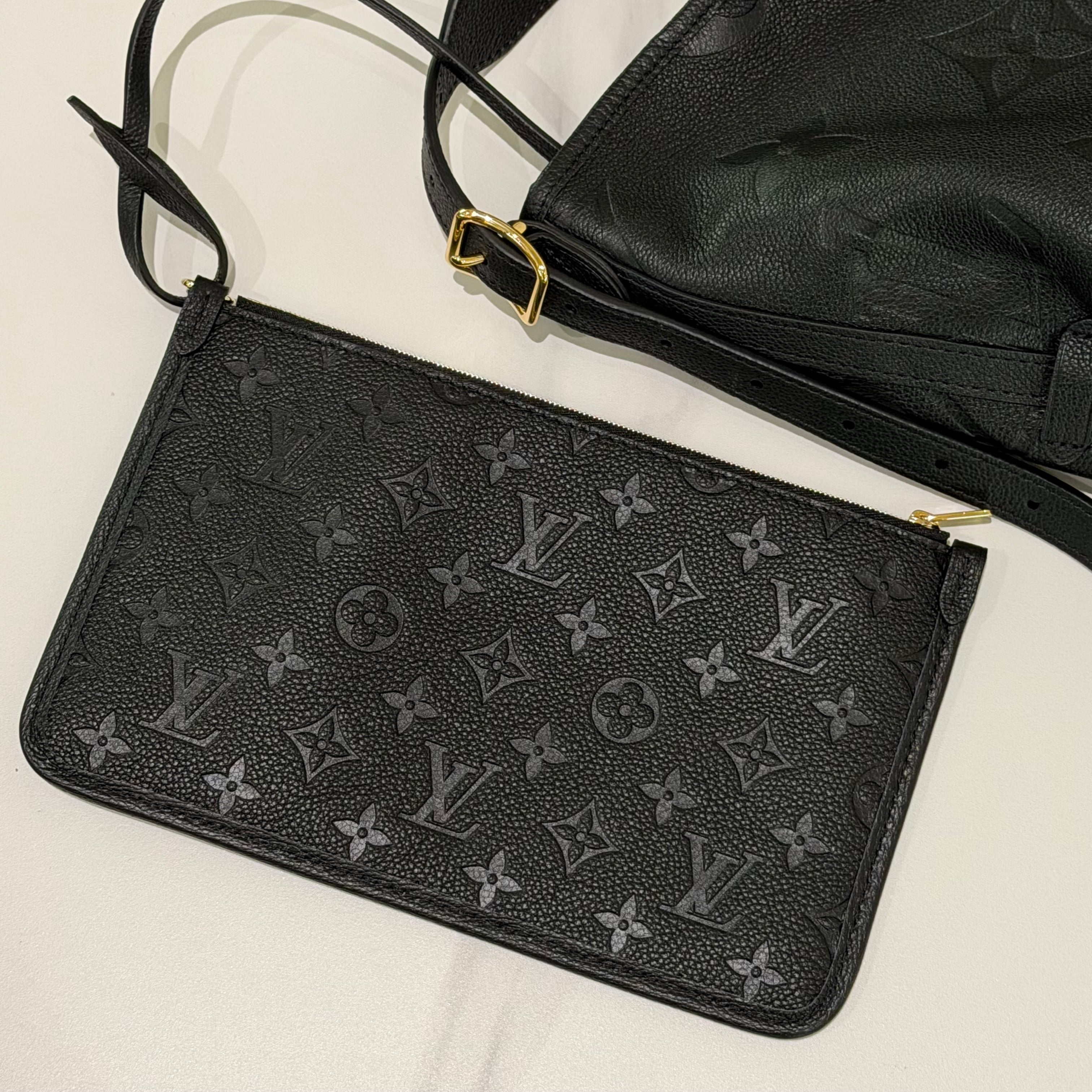 Louis Vuitton CarryAll GM