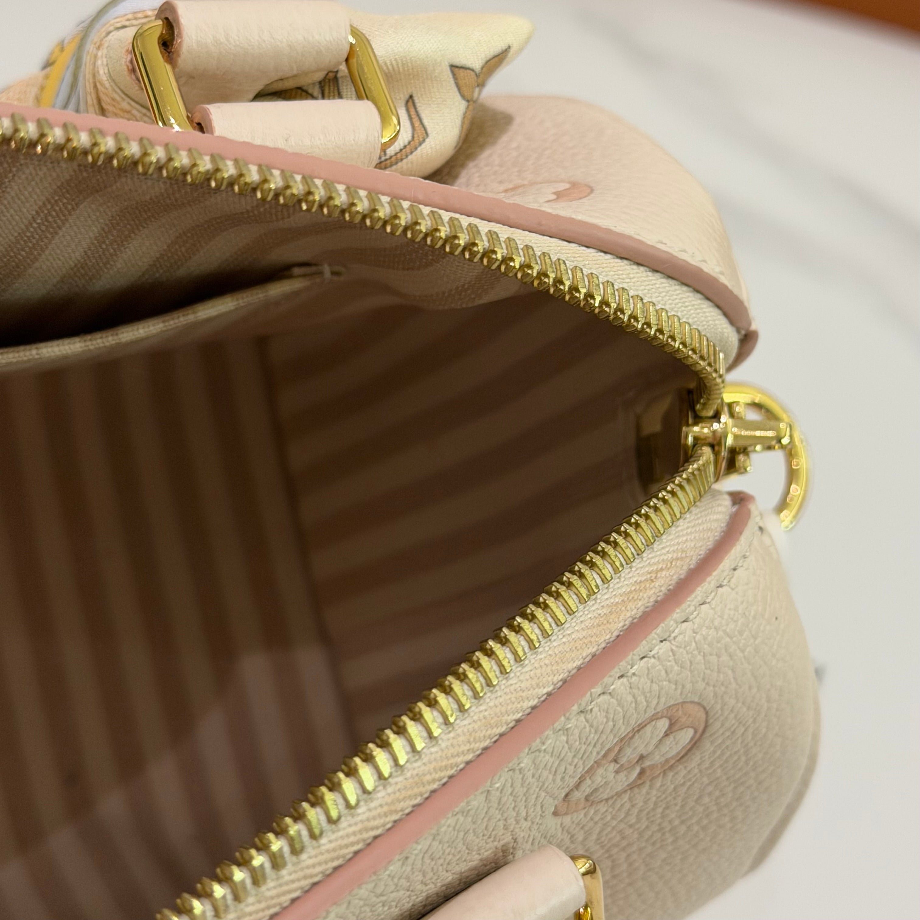 Louis Vuitton Speedy 20 Cream White & Pink Embossed Leather