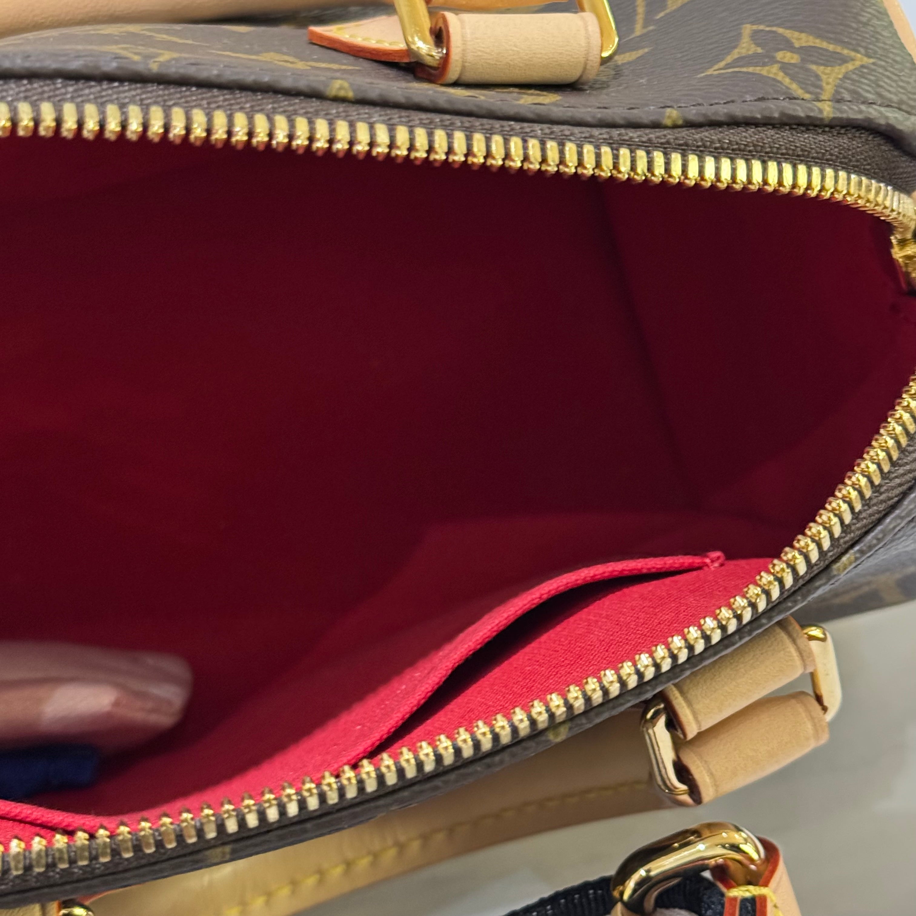 LOUIS VUITTON SPEEDY 20