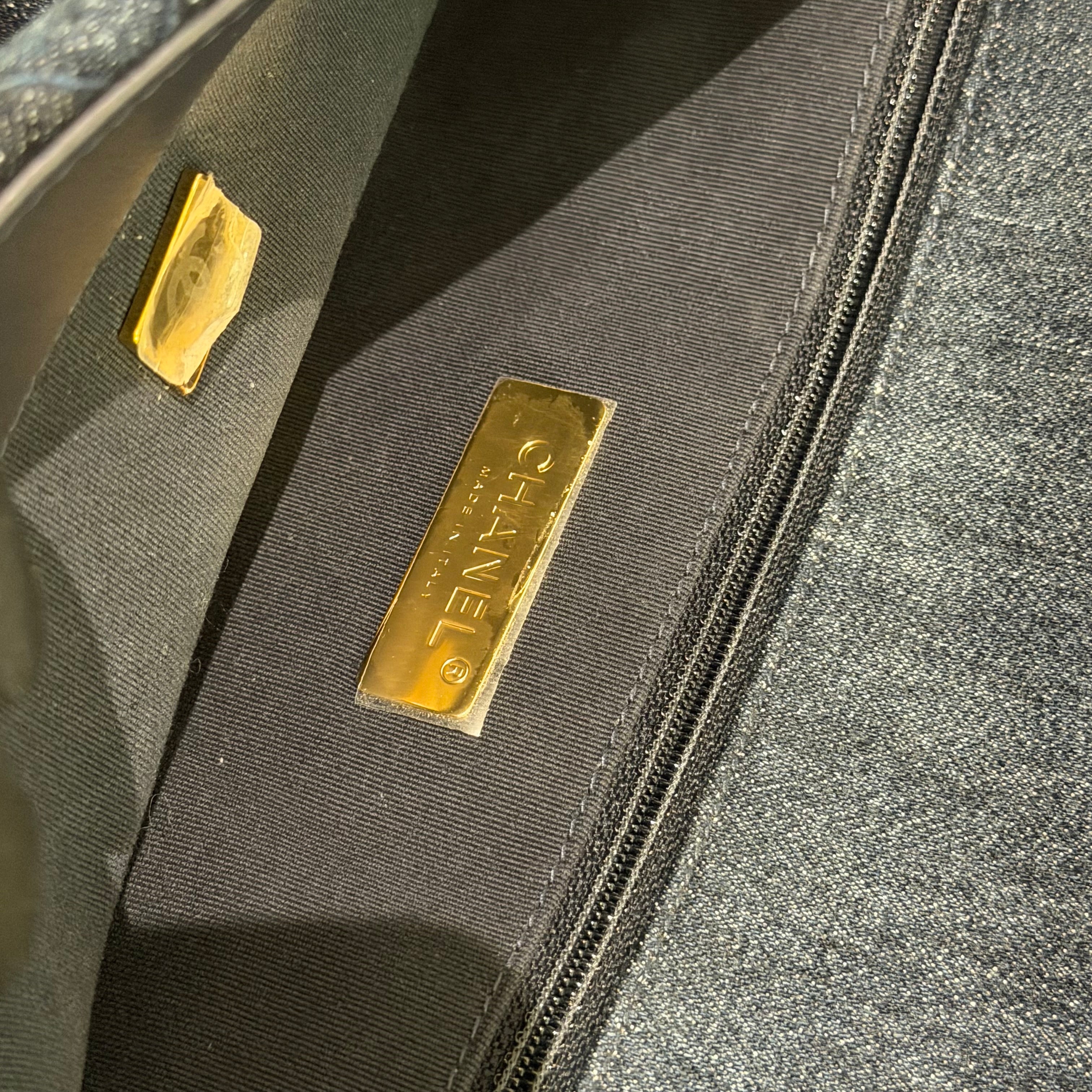 Chanel 23C Denim 19 Bag Medium (Chip Model)